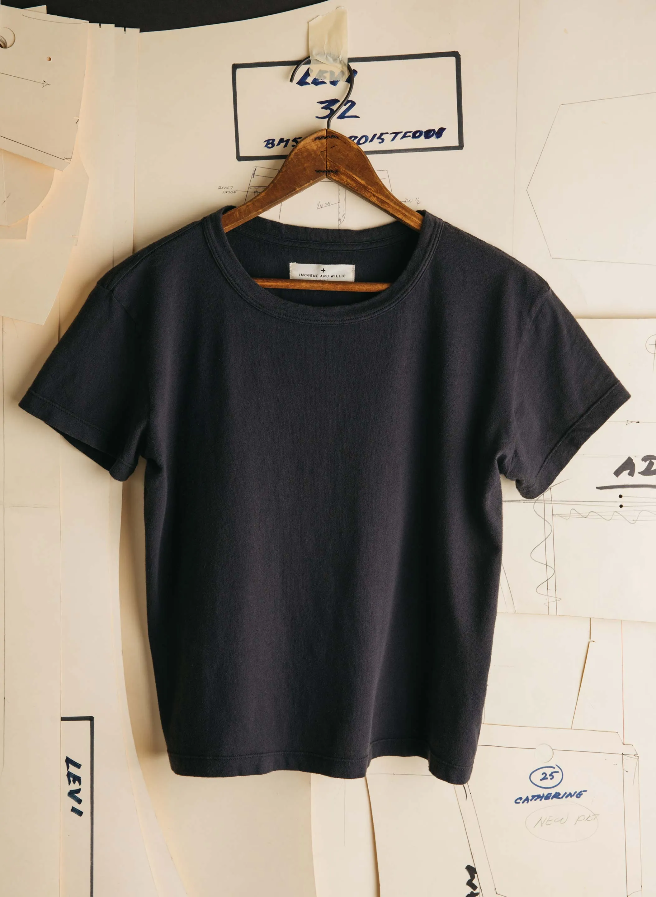 the drop tee in faded black sold by Imogene + Willie
