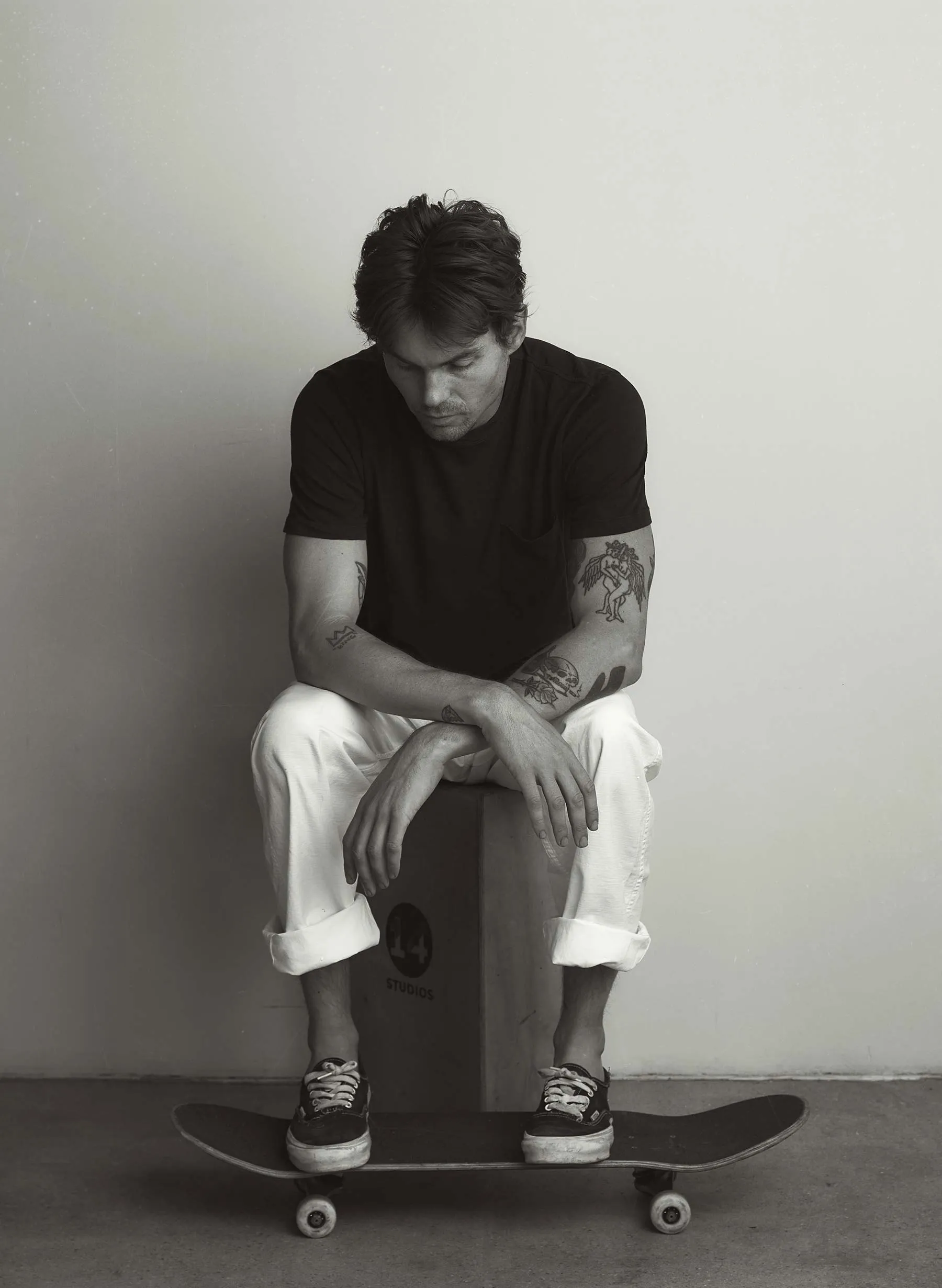 faded black knit pocket tee sold by Imogene + Willie product image thumbnail 3