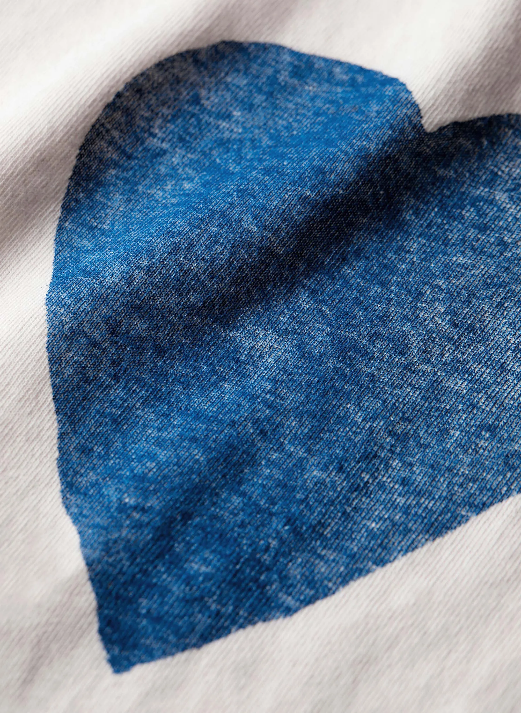 the "heart" tee in blue sold by Imogene + Willie product image thumbnail 3