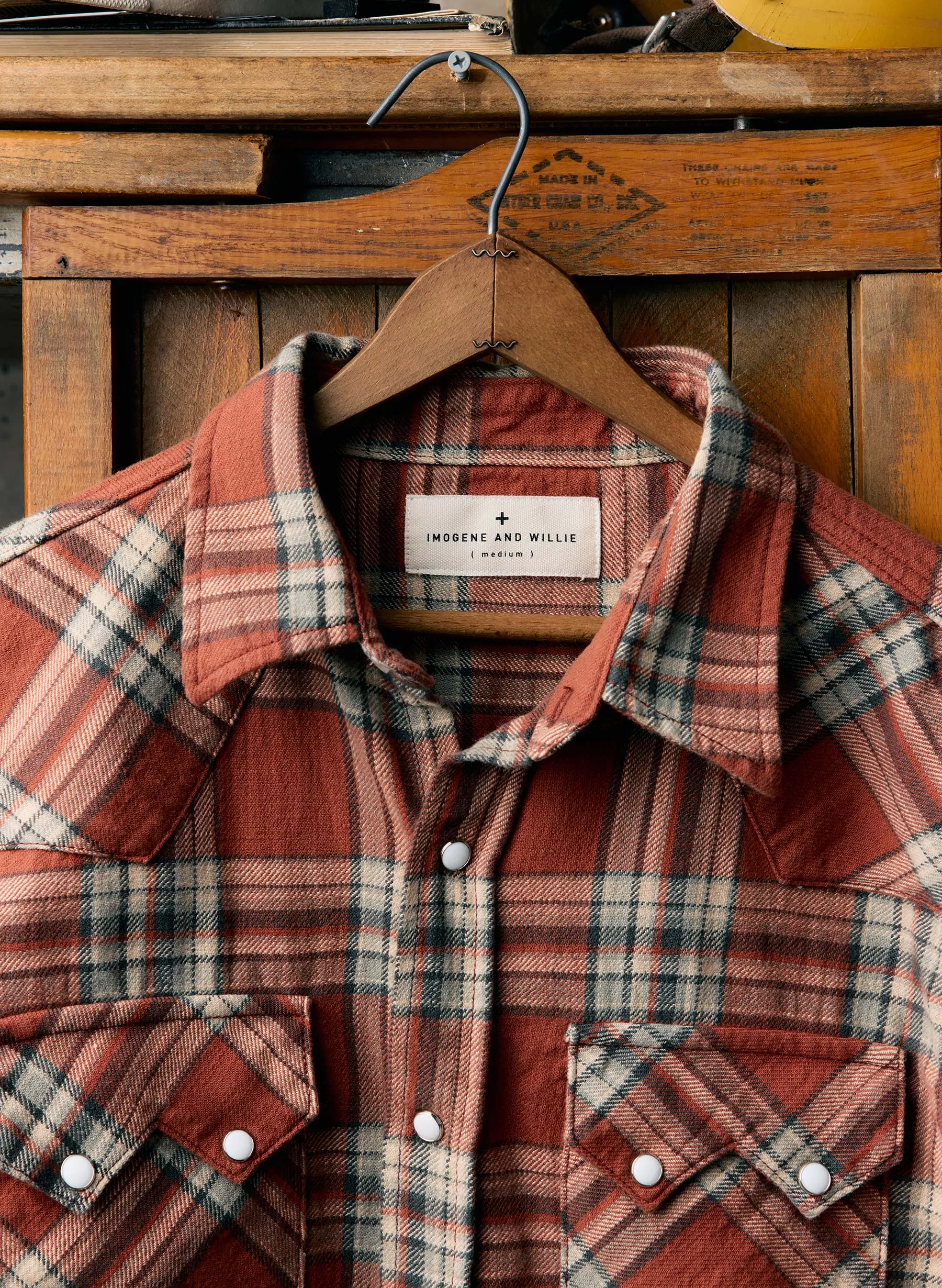 the sawtooth pearl snap in pueblo sold by Imogene + Willie product image thumbnail 2