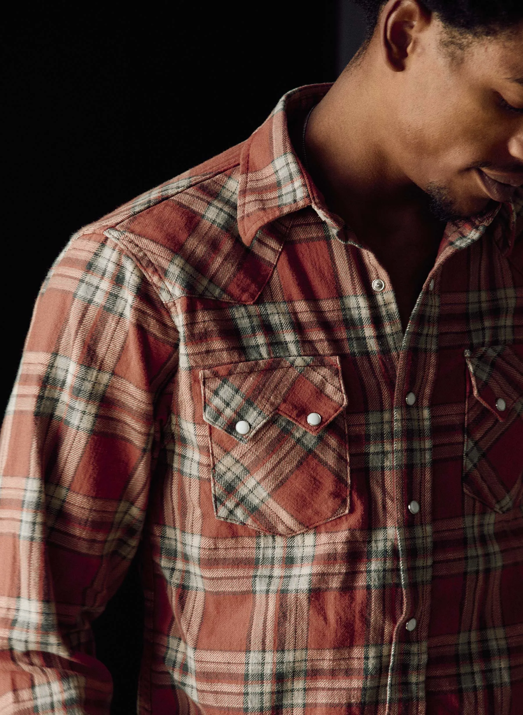 the sawtooth pearl snap in pueblo sold by Imogene + Willie product image thumbnail 4