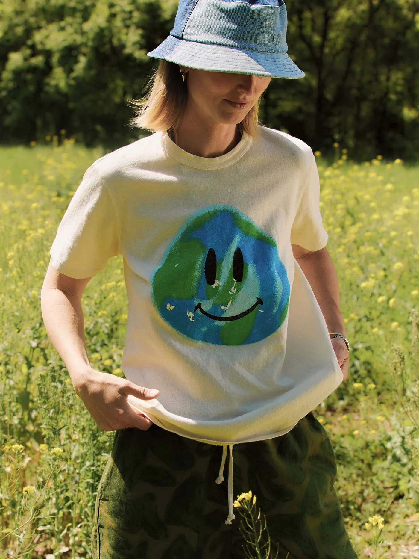 the "happy earth" tee sold by Imogene + Willie product image thumbnail 3