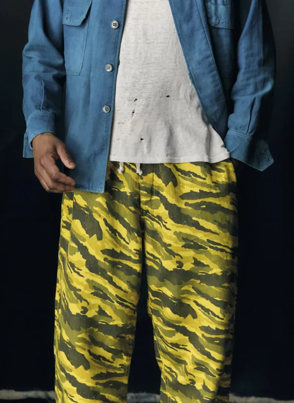 the lounge pant in brushstroke camo sold by Imogene + Willie