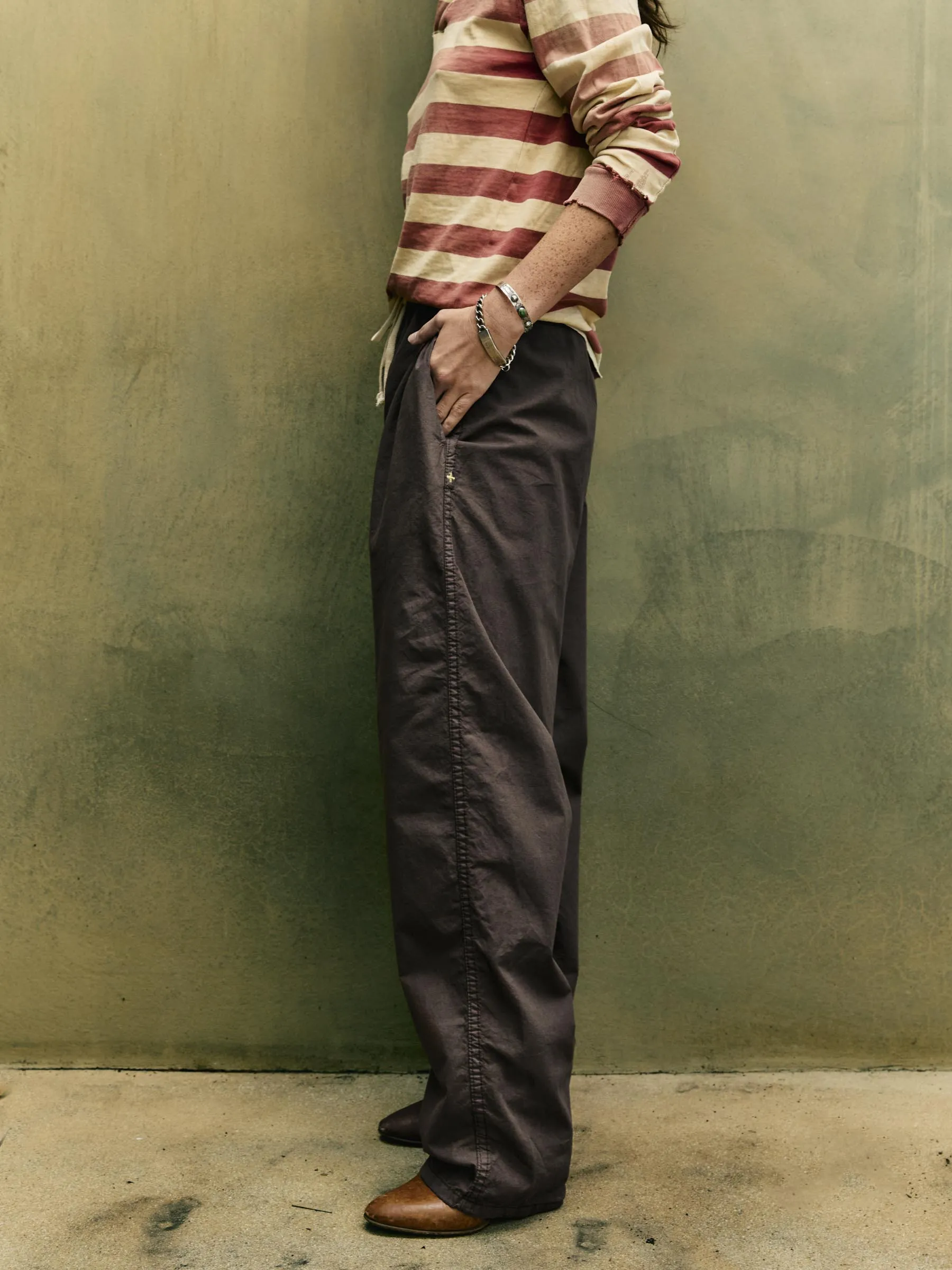 the lounge pant in umber poplin sold by Imogene + Willie product image thumbnail 4