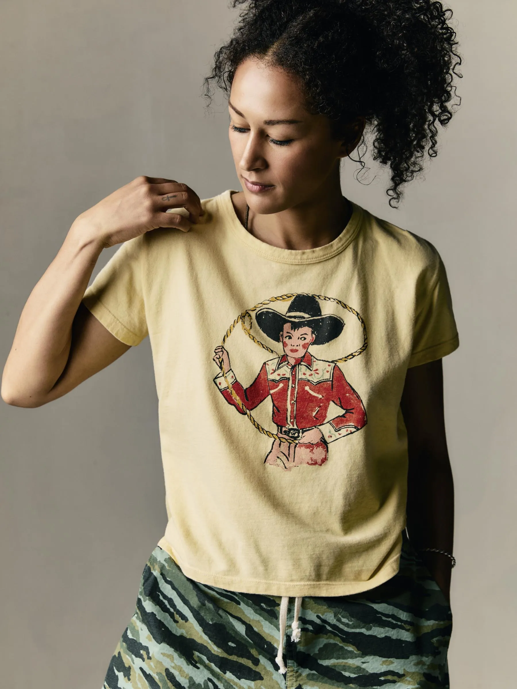 the "lasso" drop tee sold by Imogene + Willie product image thumbnail 4
