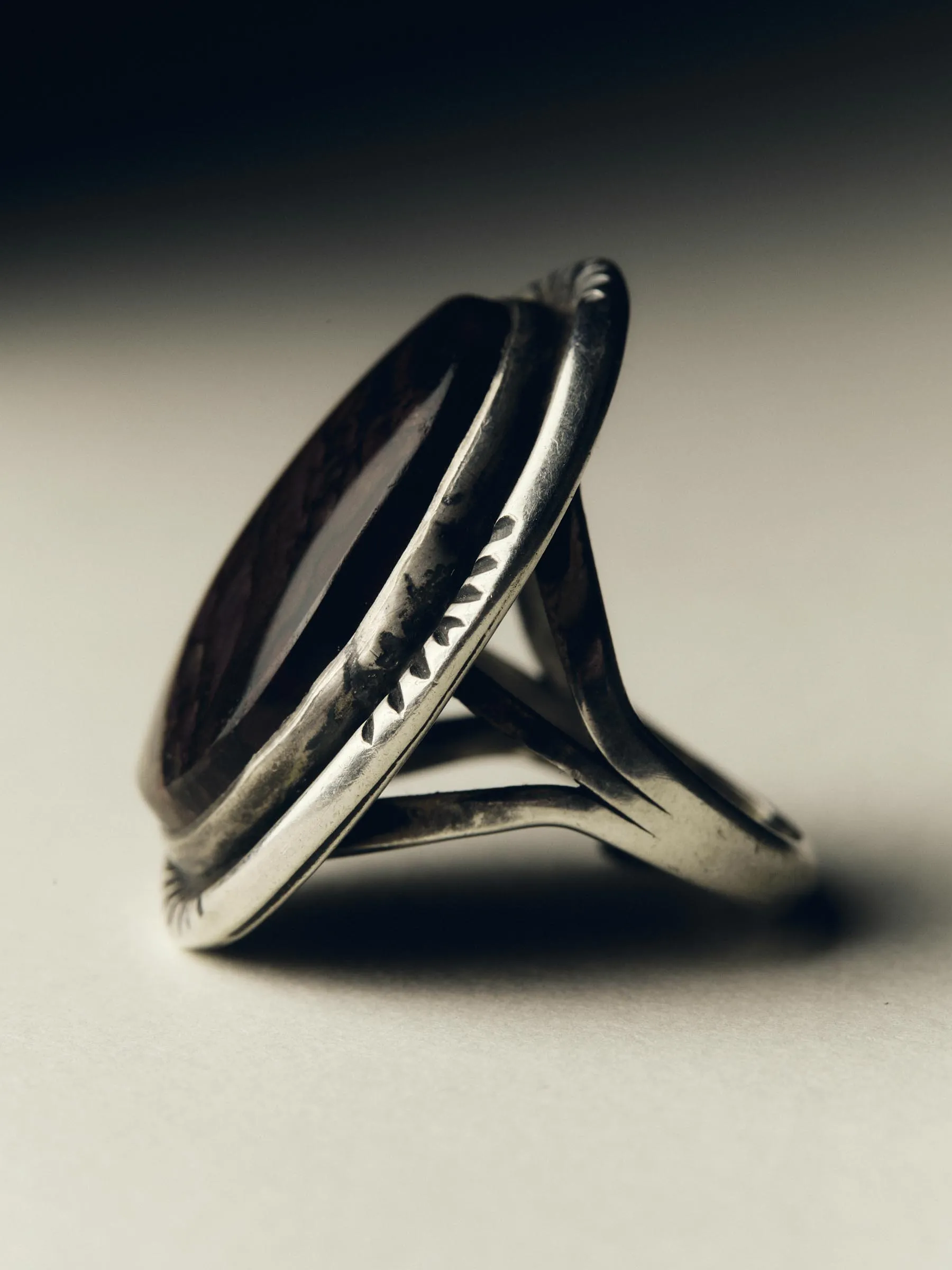 vintage navajo agate cocktail ring sold by Imogene + Willie product image thumbnail 2