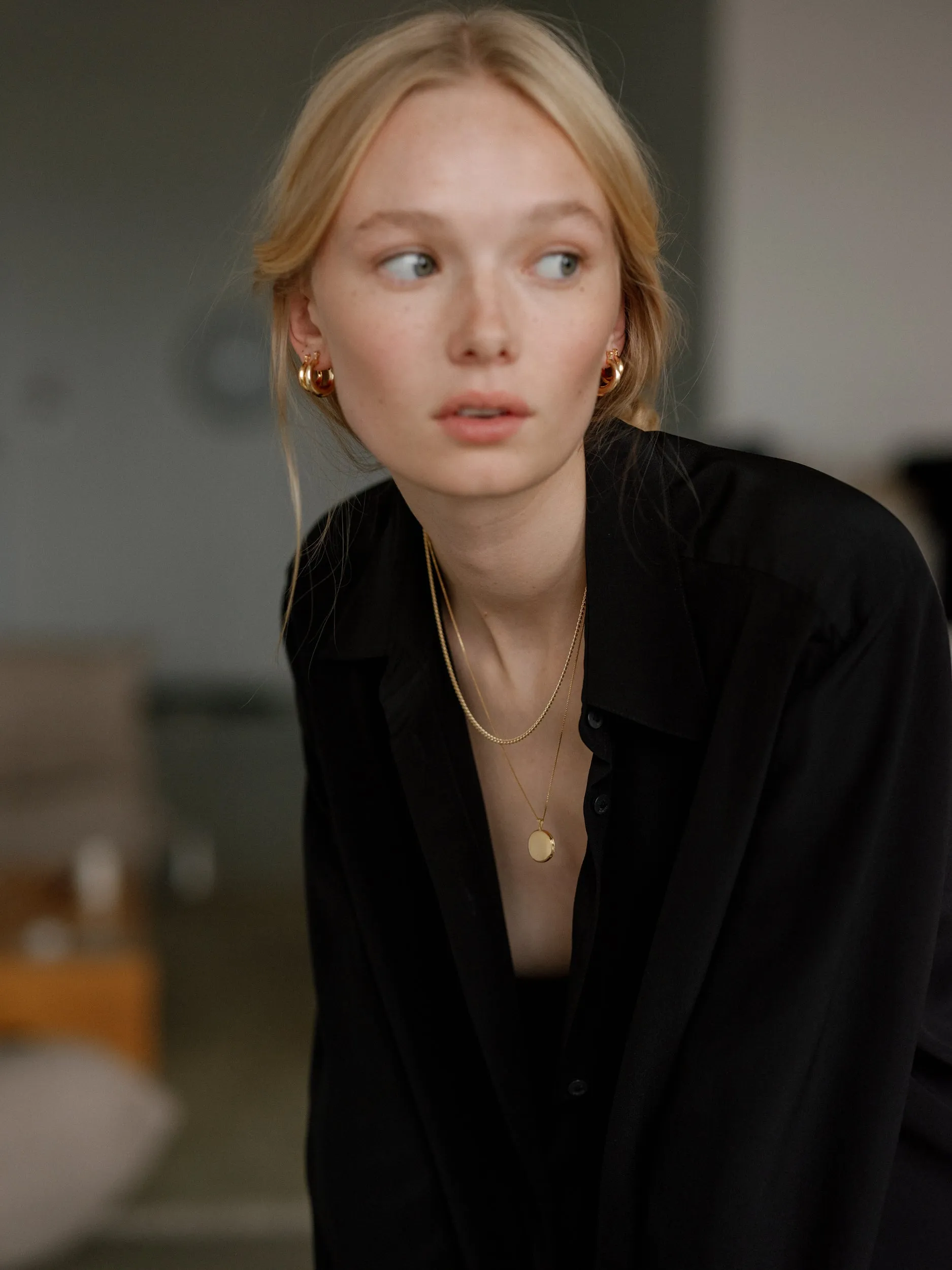 Classic Round Locket Gold sold by Lisbeth Jewelry product image thumbnail 2