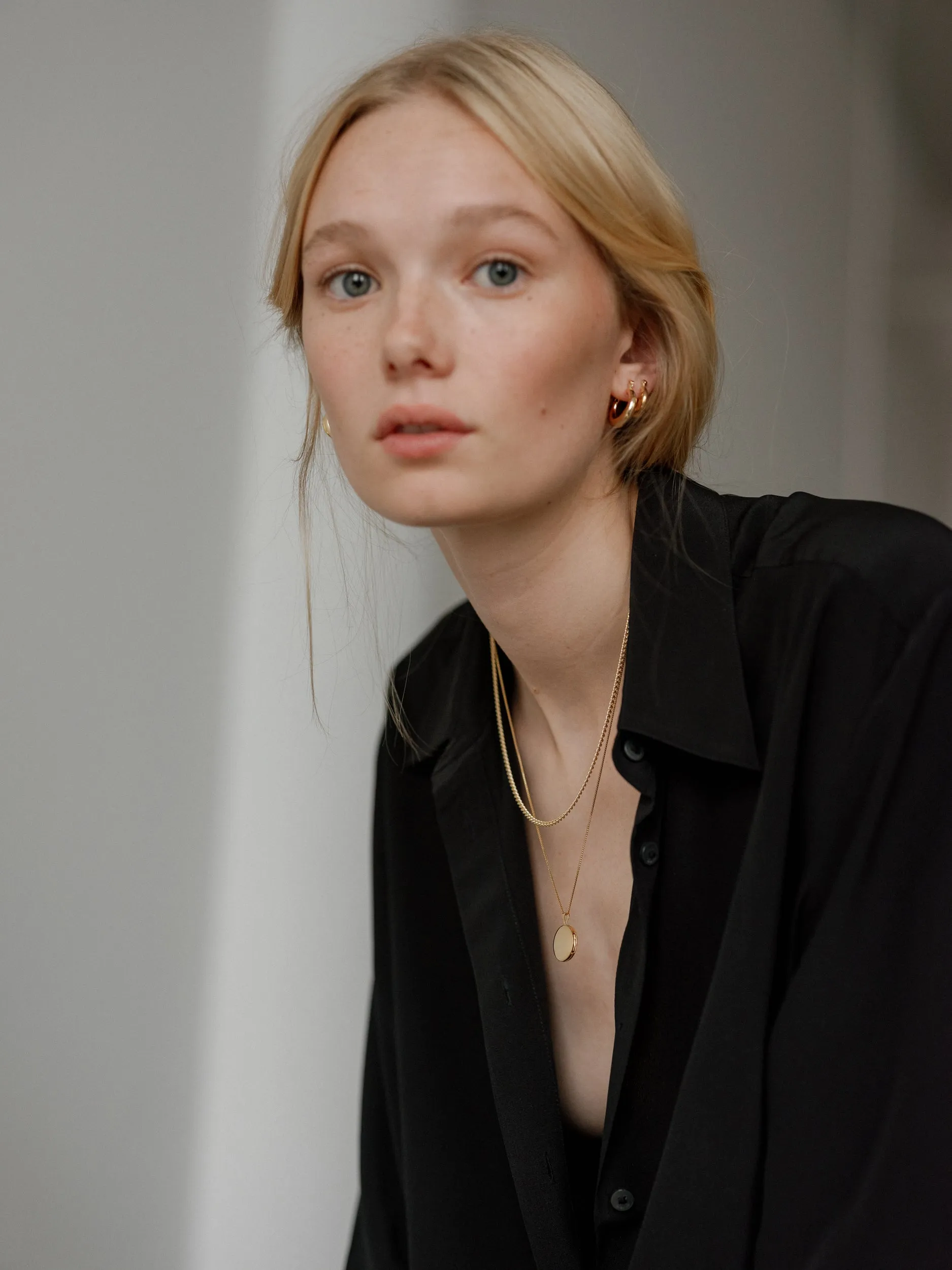 Classic Round Locket Gold sold by Lisbeth Jewelry product image thumbnail 4