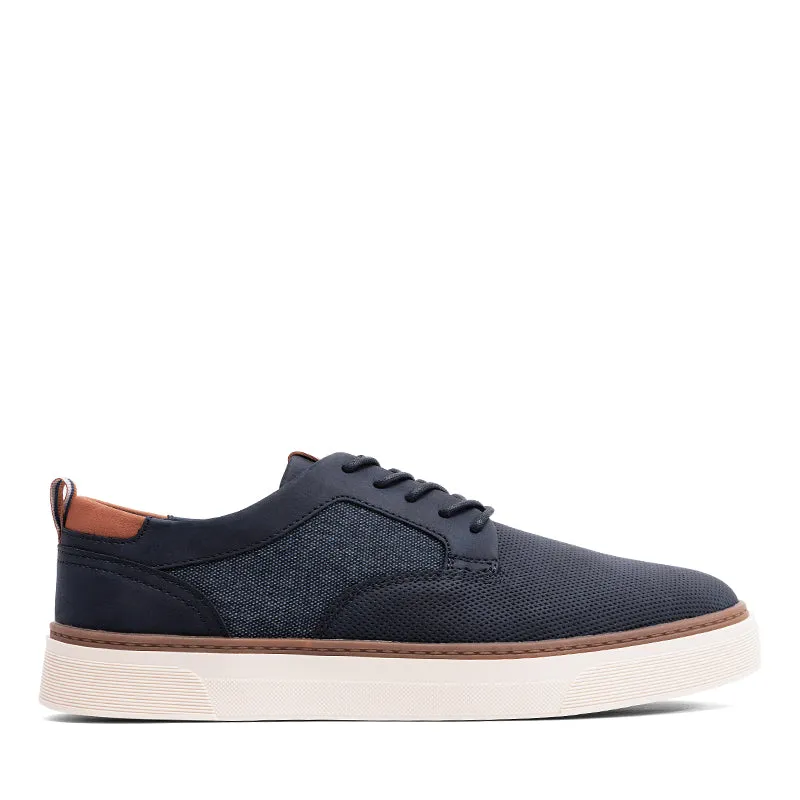 HASTINGS made by Steve Madden