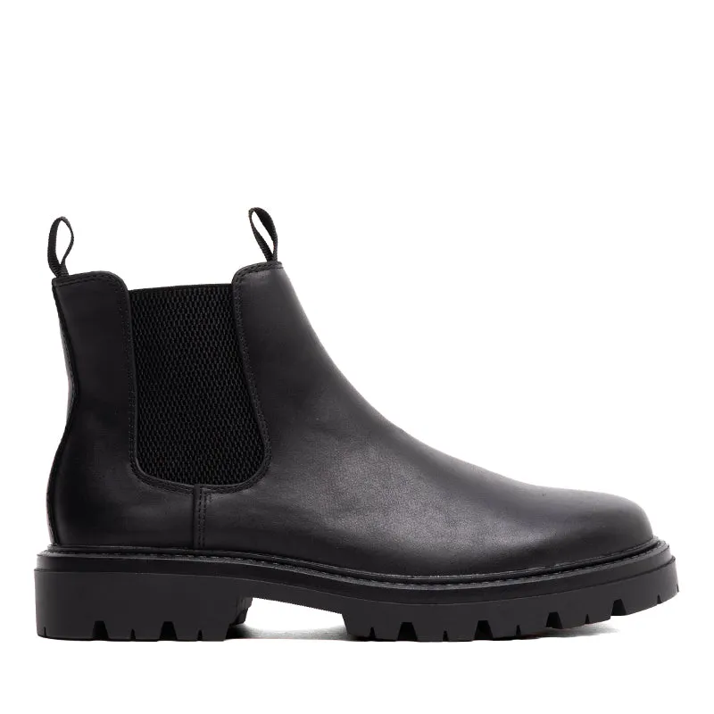 M RECONN made by Steve Madden