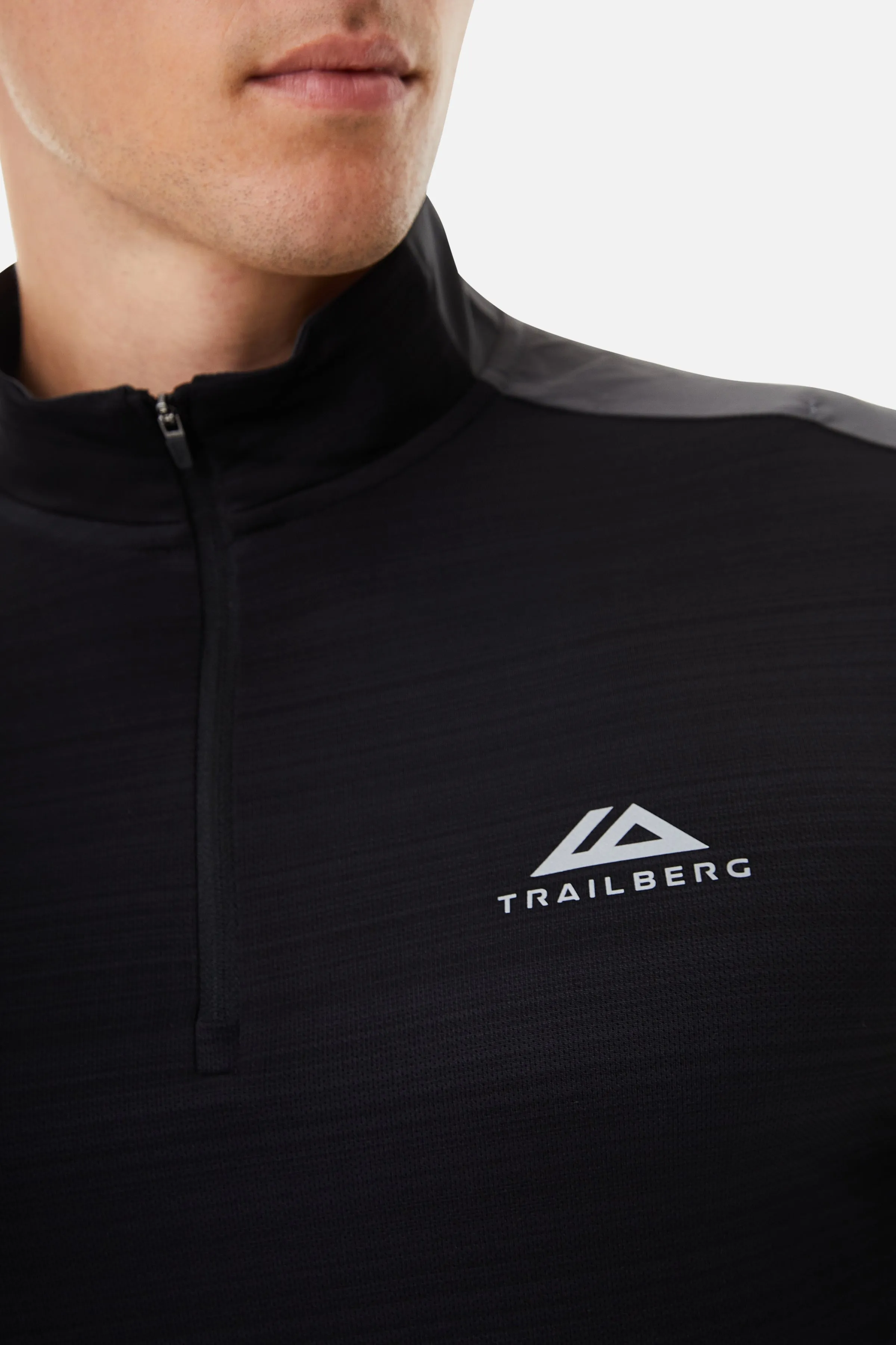 AW24 Triathlon 1/4 Zip - Black/Grey sold by Trailberg product image thumbnail 5