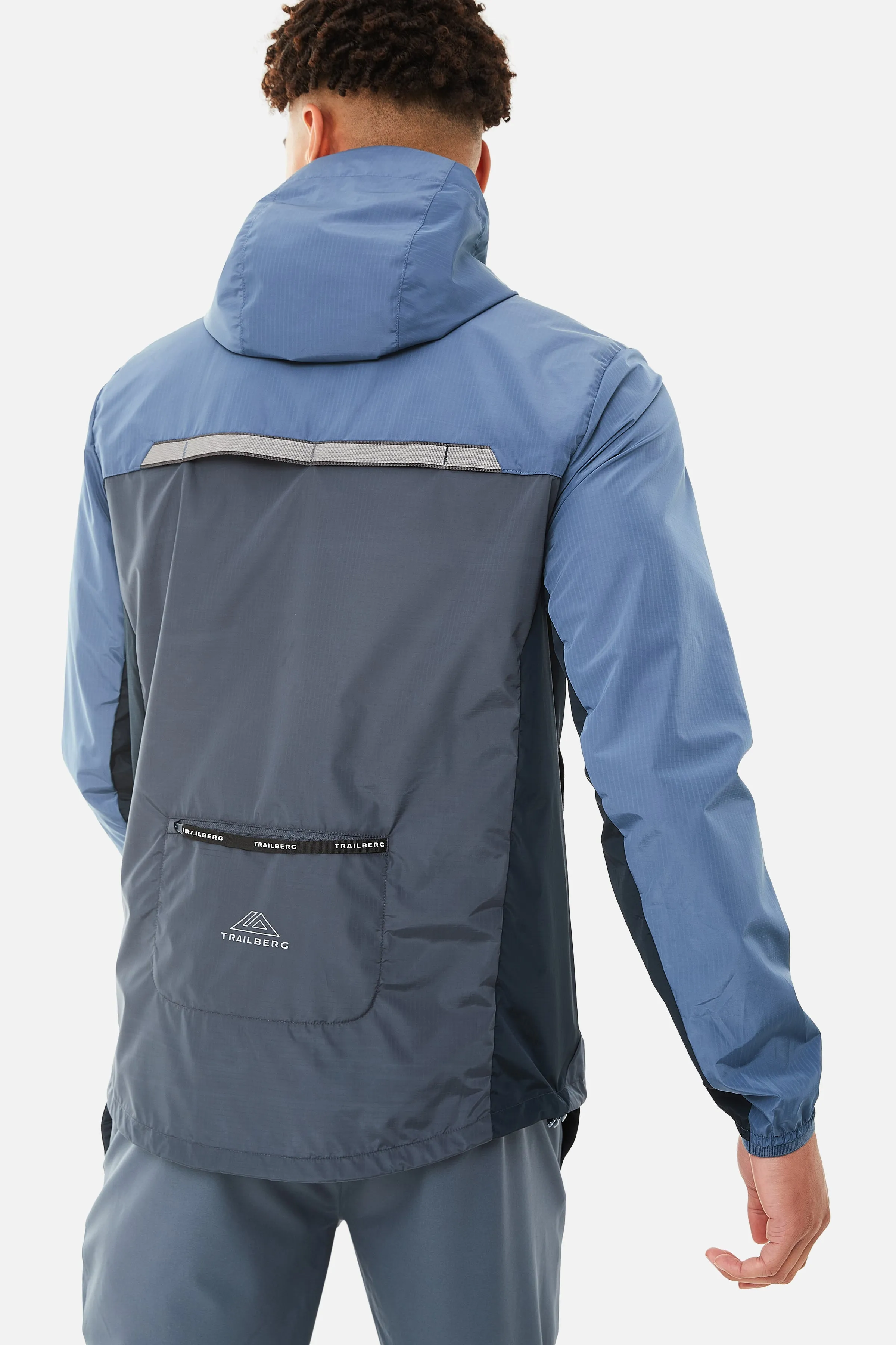AW24 Triathlon Windbreaker - Ombre Blue sold by Trailberg product image thumbnail 2