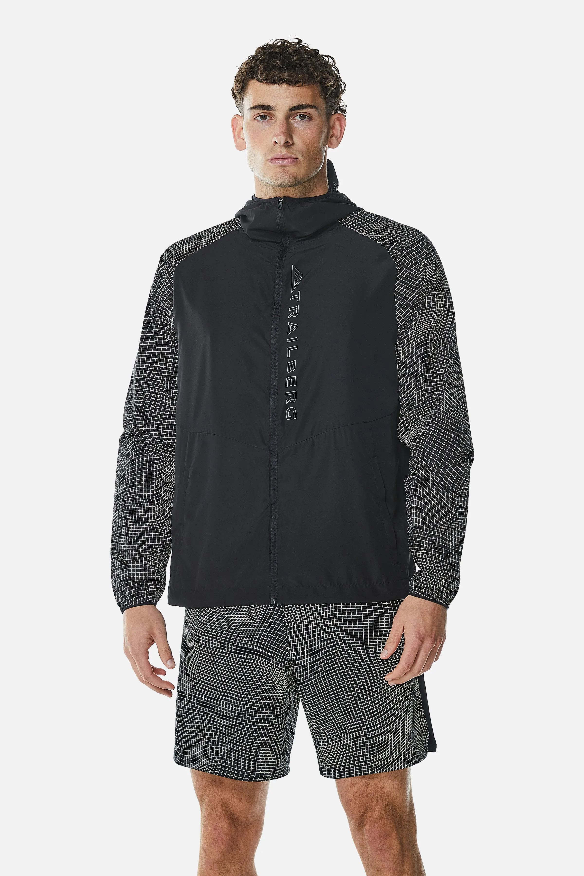 Aspect Windbreaker - Black sold by Trailberg