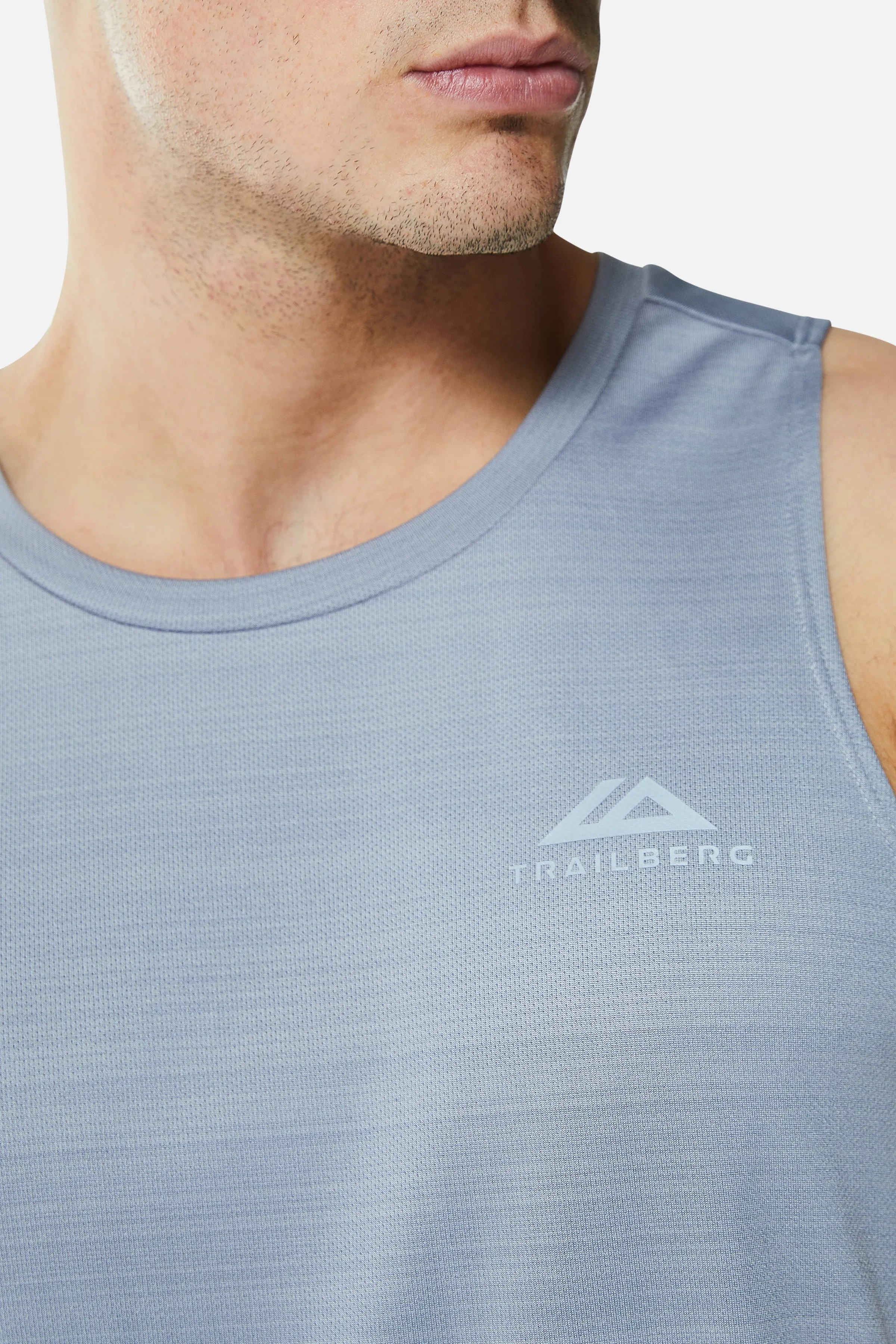 SS25 Cloud Running Vest - Frosted Fog sold by Trailberg product image thumbnail 3