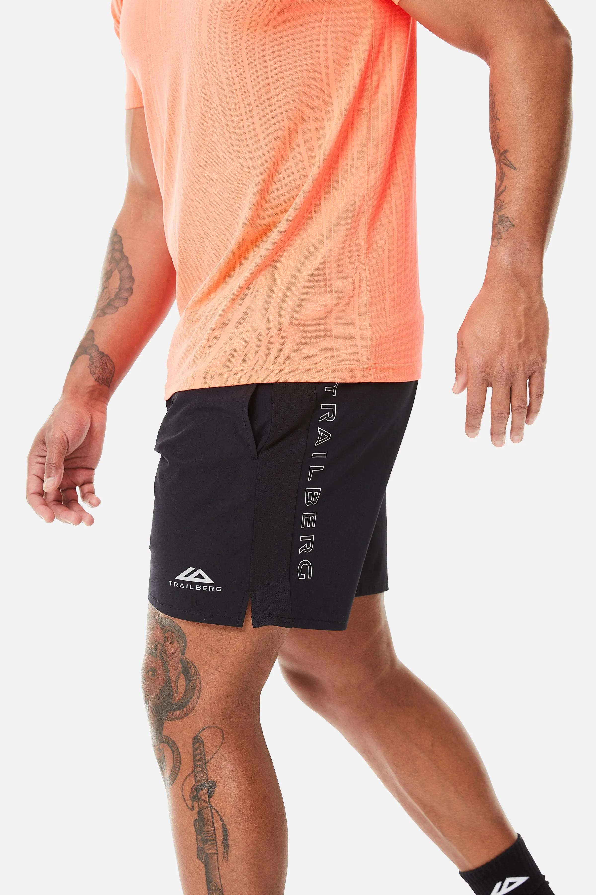 Vertex Short - Black sold by Trailberg