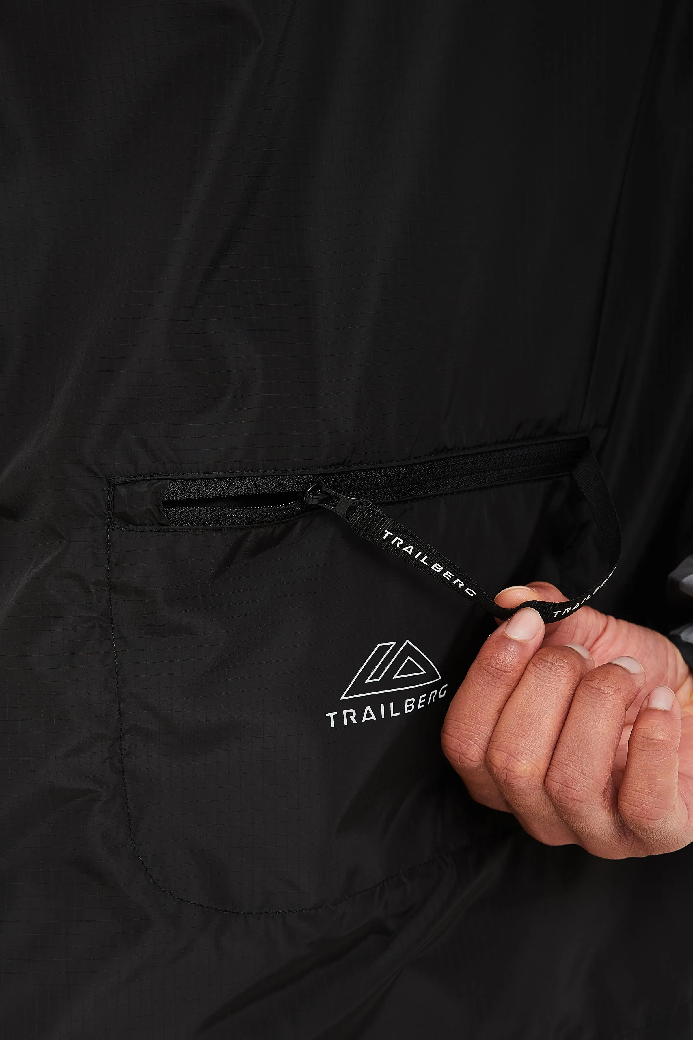 AW24 Triathlon Windbreaker - Charcoal/Grey sold by Trailberg product image thumbnail 5