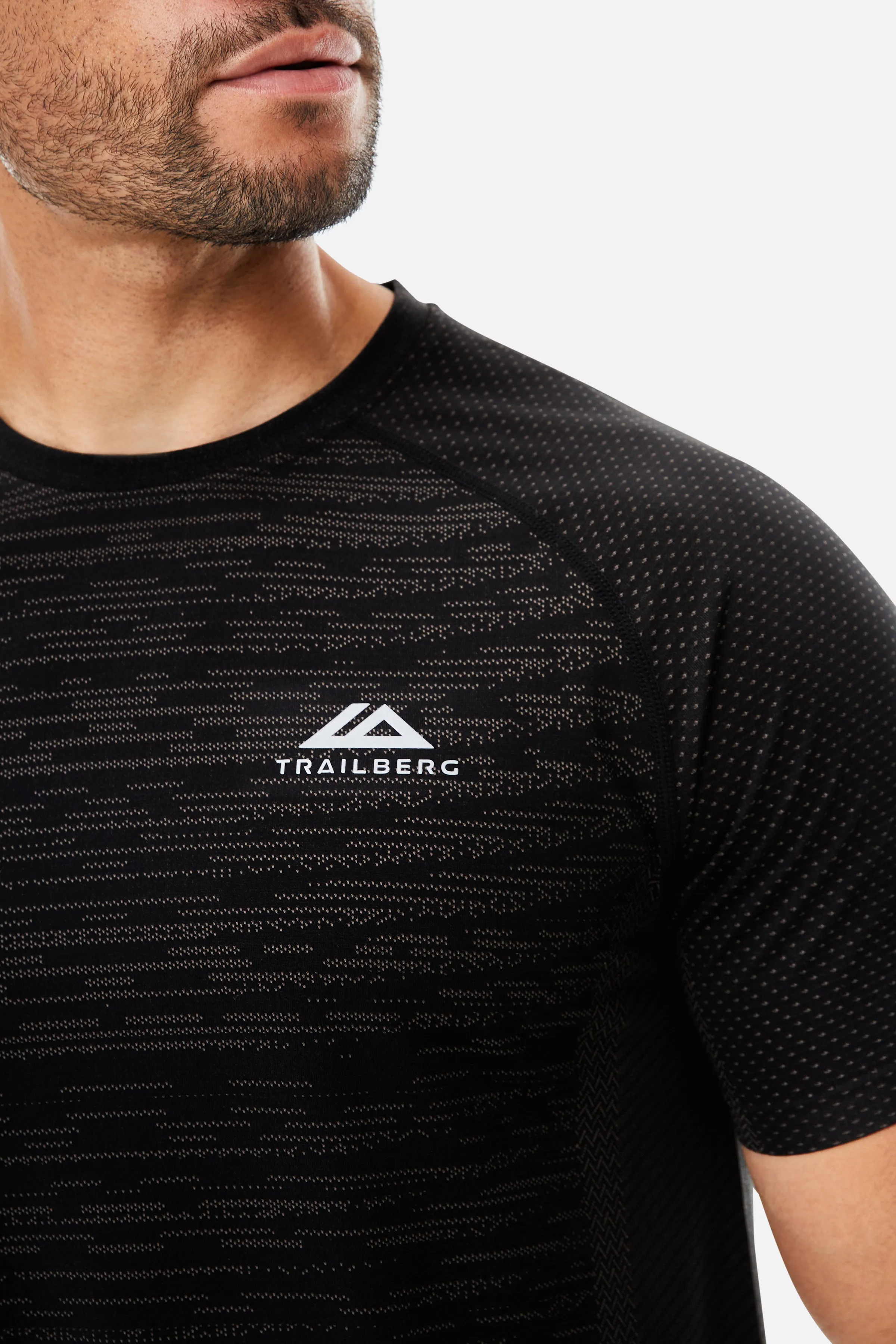 Form Seamless Tee - Black/Moon Grey sold by Trailberg product image thumbnail 3