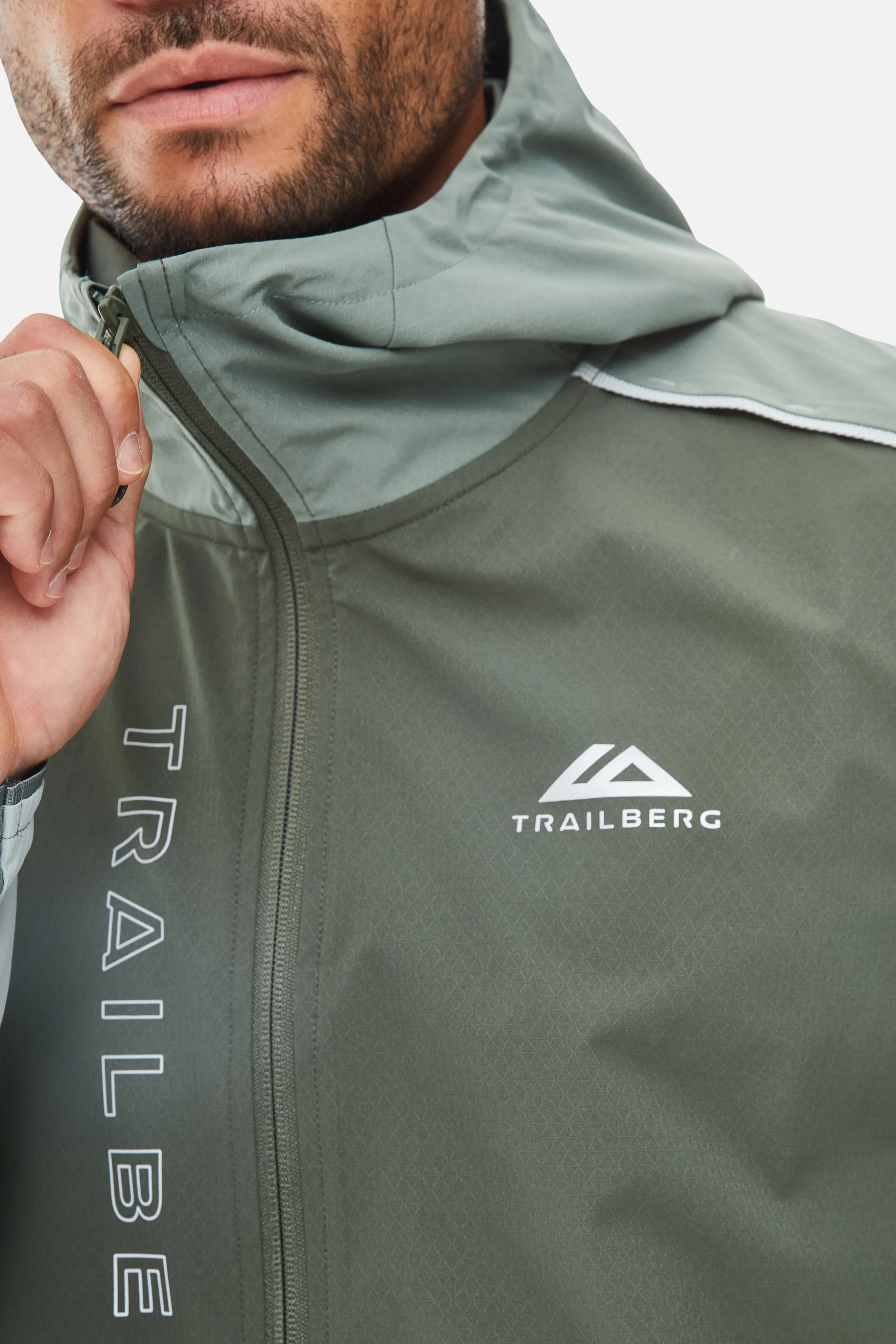 AW25 Triathlon Windbreaker - Dark Fern/Pine Dust/Frosted Leaf sold by Trailberg product image thumbnail 4