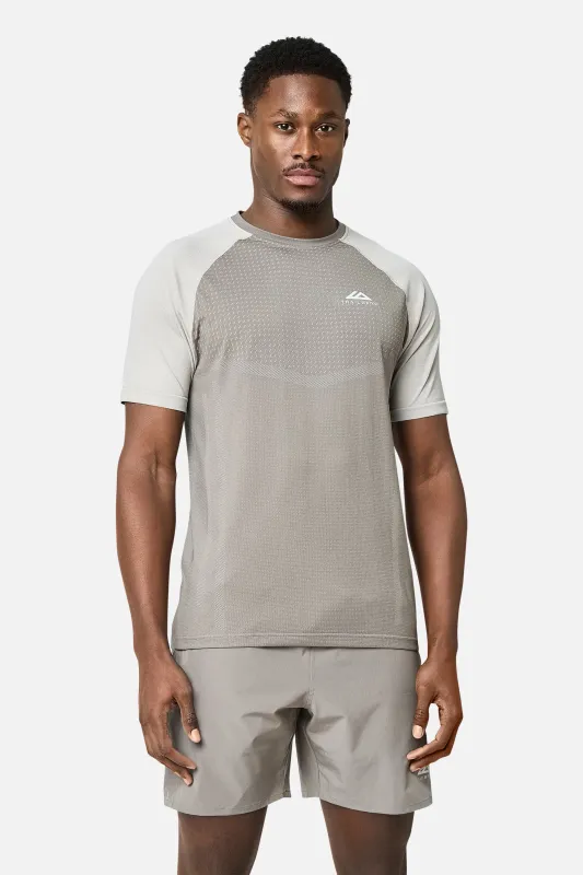 Rapid Dash Seamless Tee - Mocha/Pebblestone sold by Trailberg