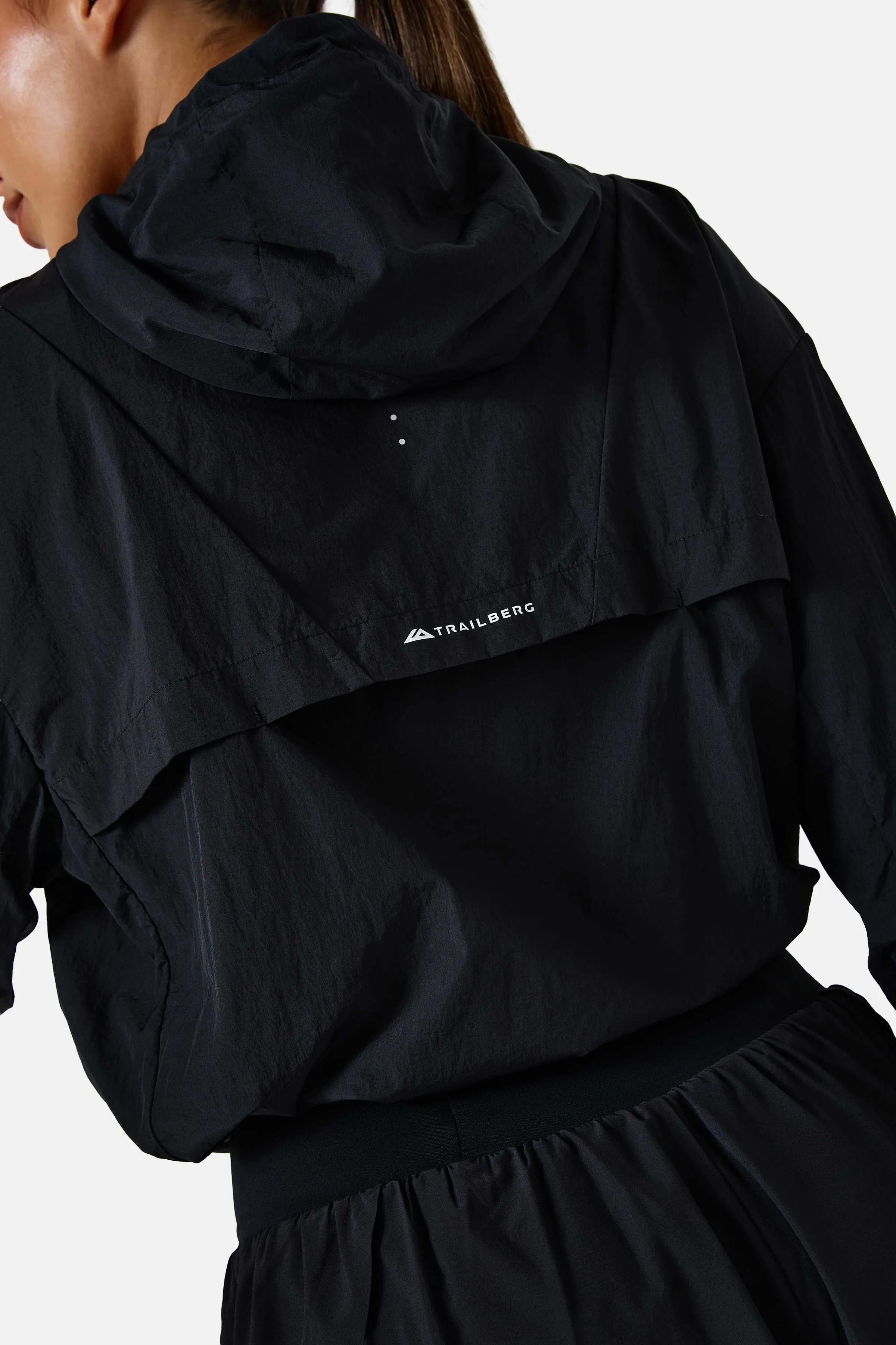 Womens Endura Running Windbreaker - Black sold by Trailberg product image thumbnail 2