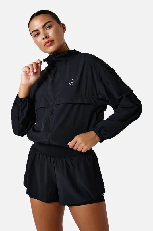 Womens Endura Running Windbreaker - Black made by Trailberg