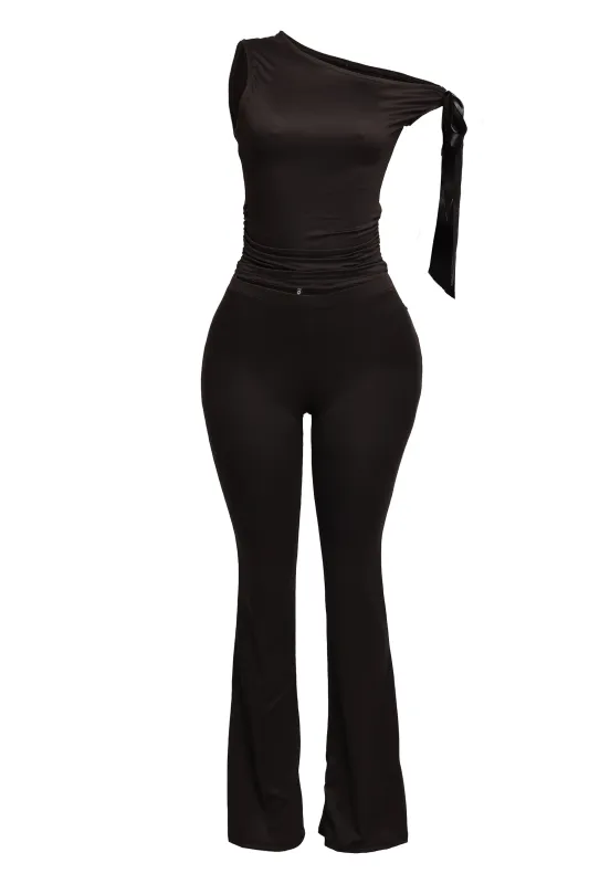 One shoulder tied detailed pants set sold by Bogomore