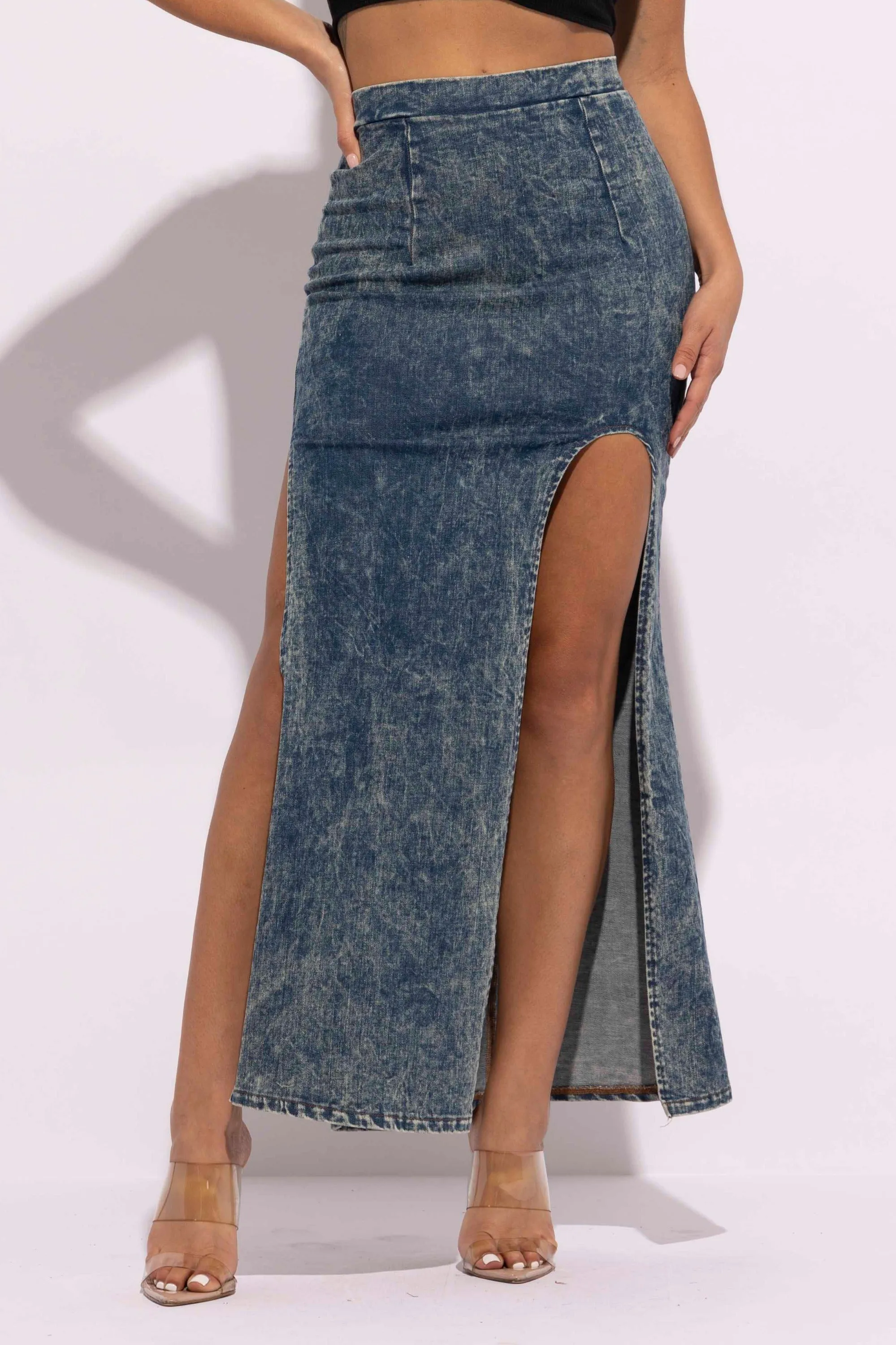 Thigh slit maxi skirt sold by Bogomore