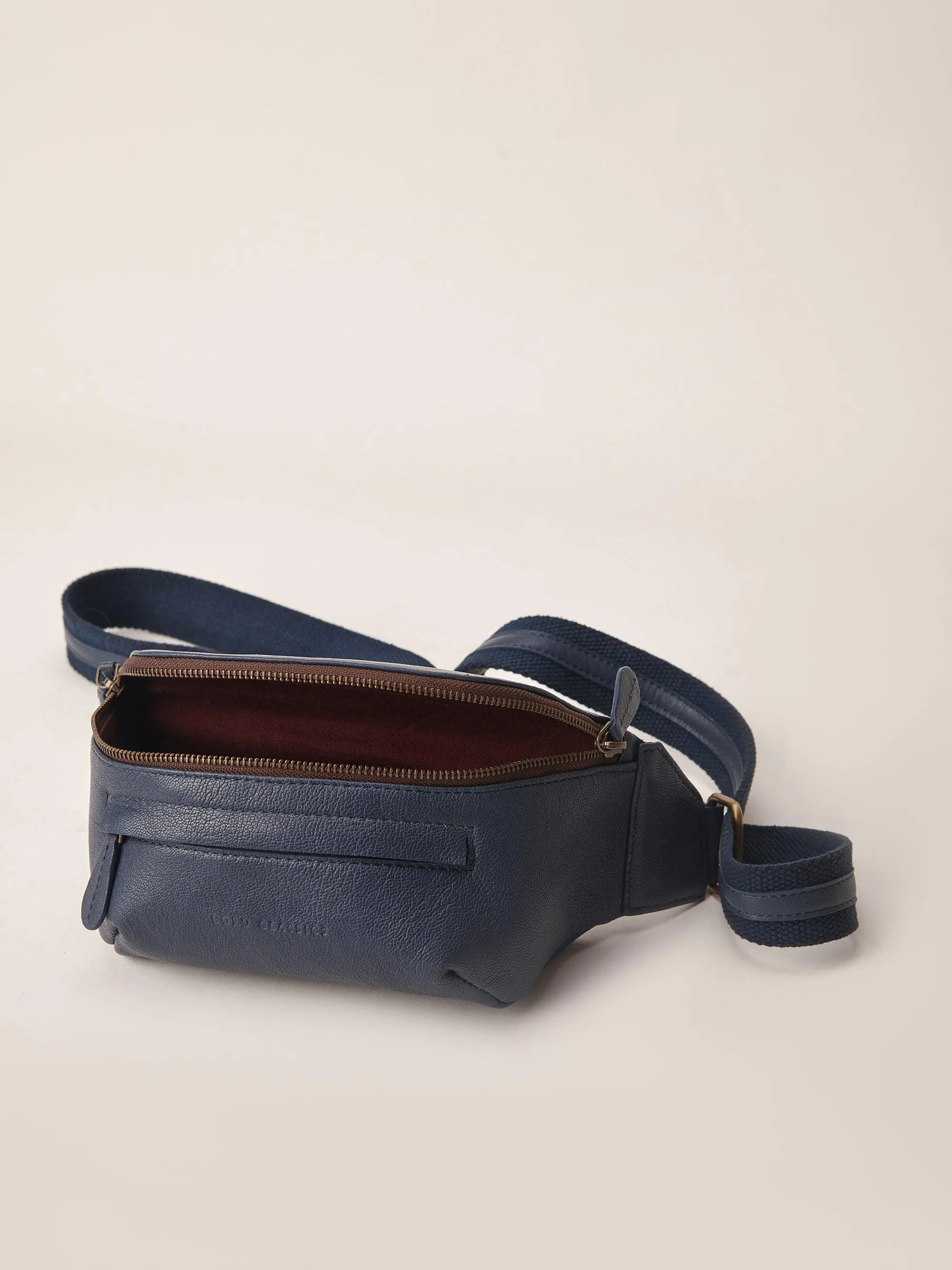 Crossover Utility Bag sold by Cord product image thumbnail 2