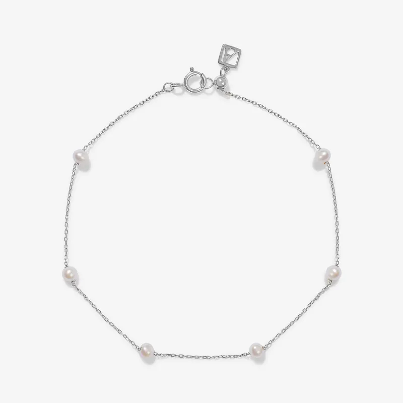 Hafiz pearl bracelet sold by Adornmonde