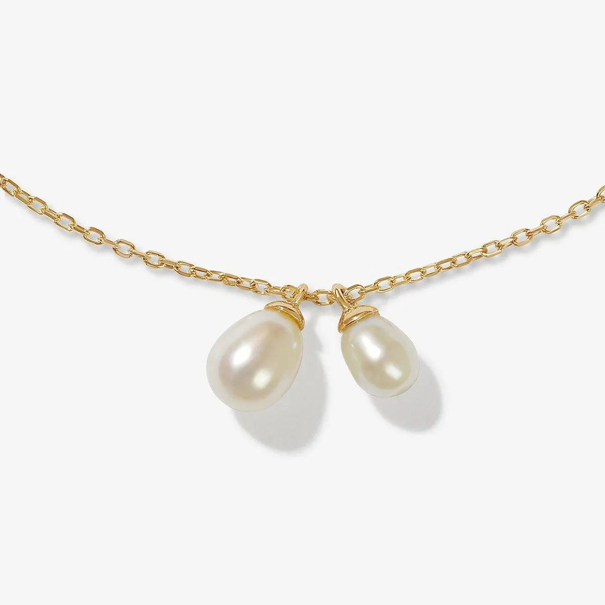 Oskar pearl bracelet sold by Adornmonde product image thumbnail 3