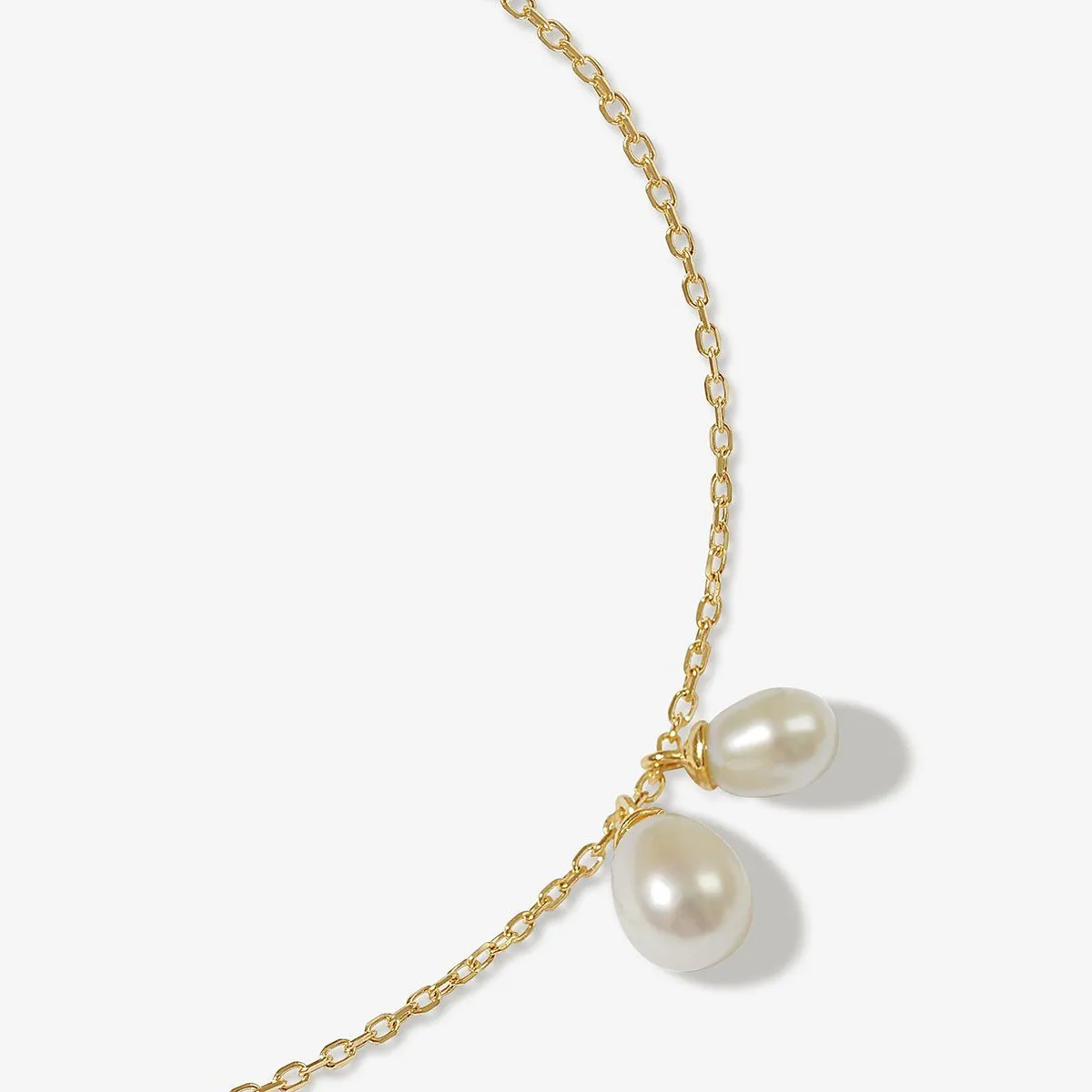 Oskar pearl bracelet sold by Adornmonde product image thumbnail 4