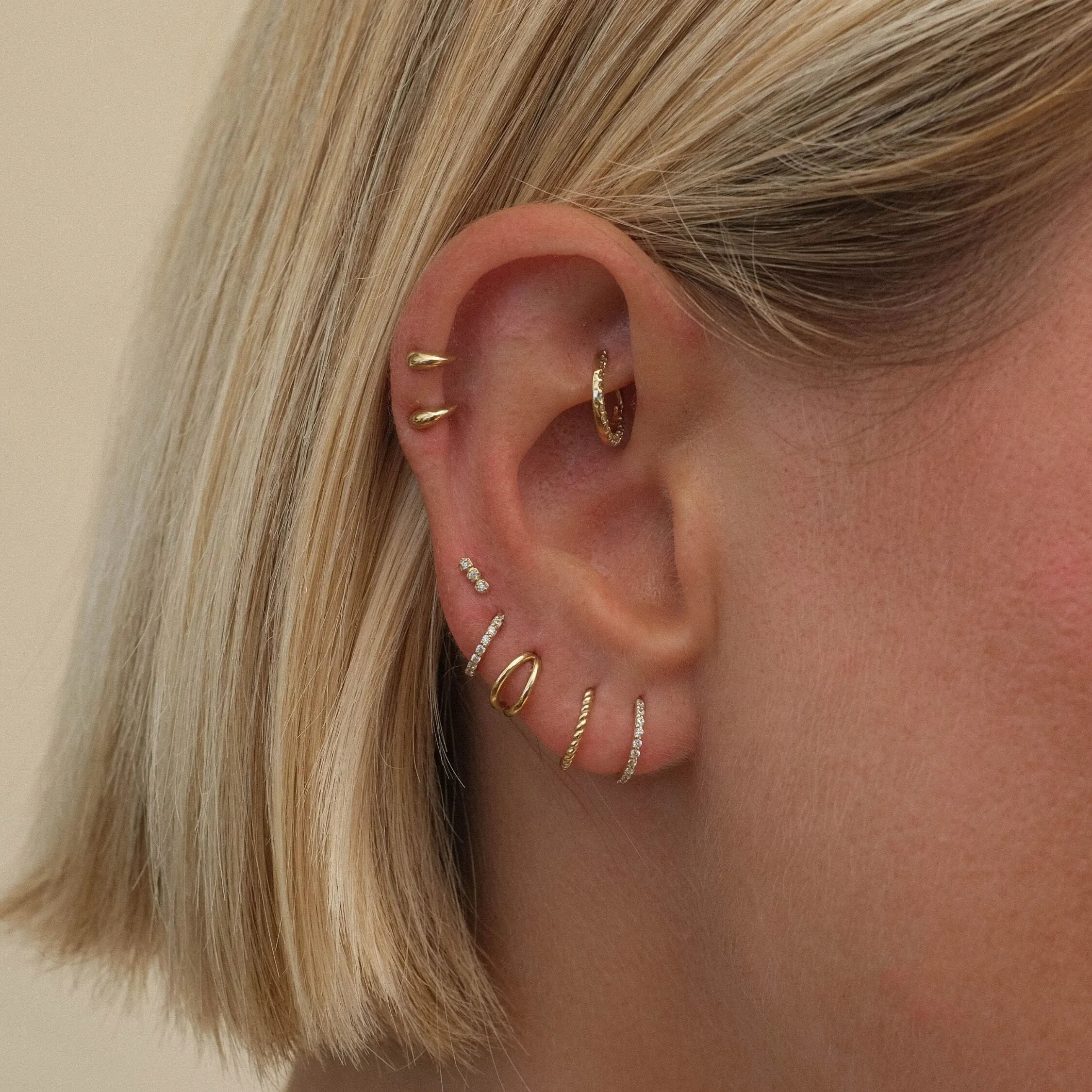 Sherran clicker hoop sold by Adornmonde product image thumbnail 2