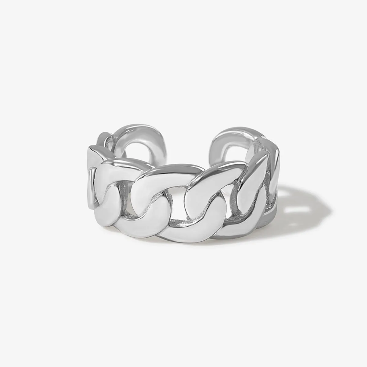 Landel chunky chain ring sold by Adornmonde