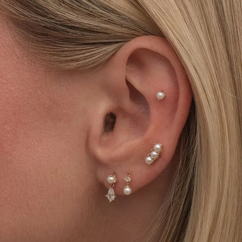 Lune pearl piercing sold by Adornmonde product image thumbnail 2