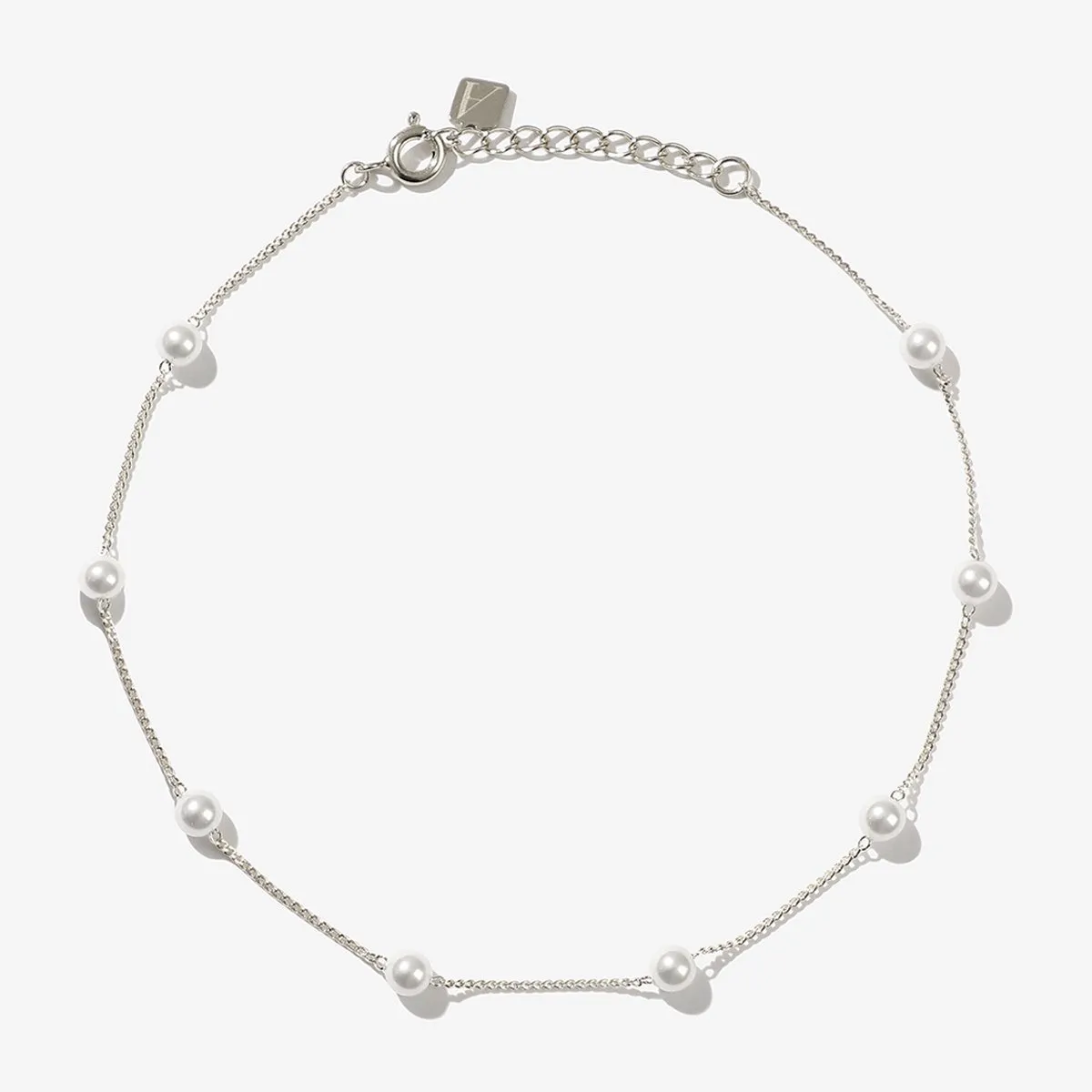 Harrold pearl anklet sold by Adornmonde