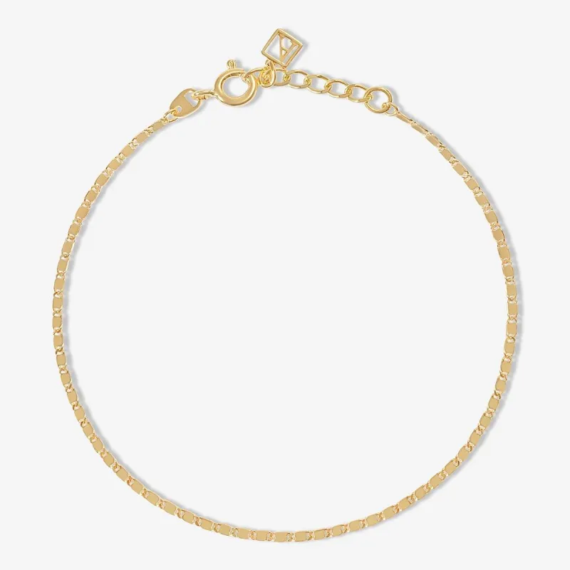 Brooks flat link chain bracelet sold by Adornmonde