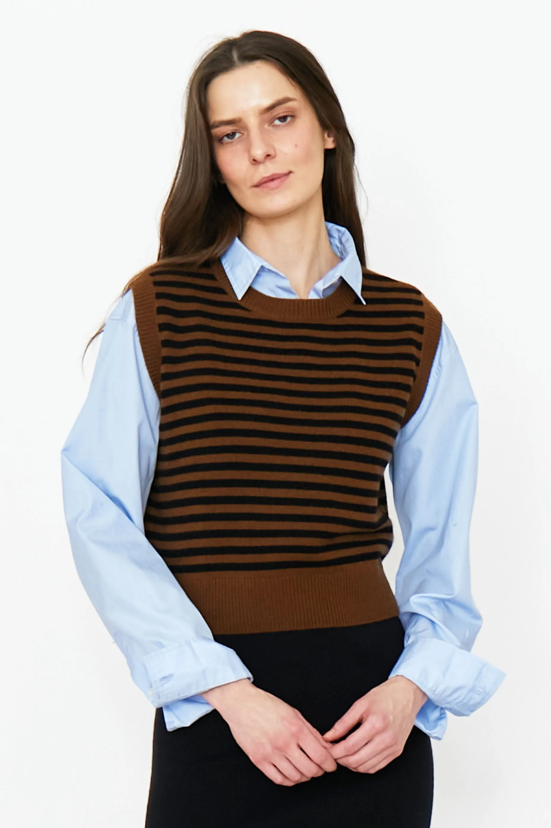 The Sam - Walnut/Black sold by Kule product image thumbnail 2