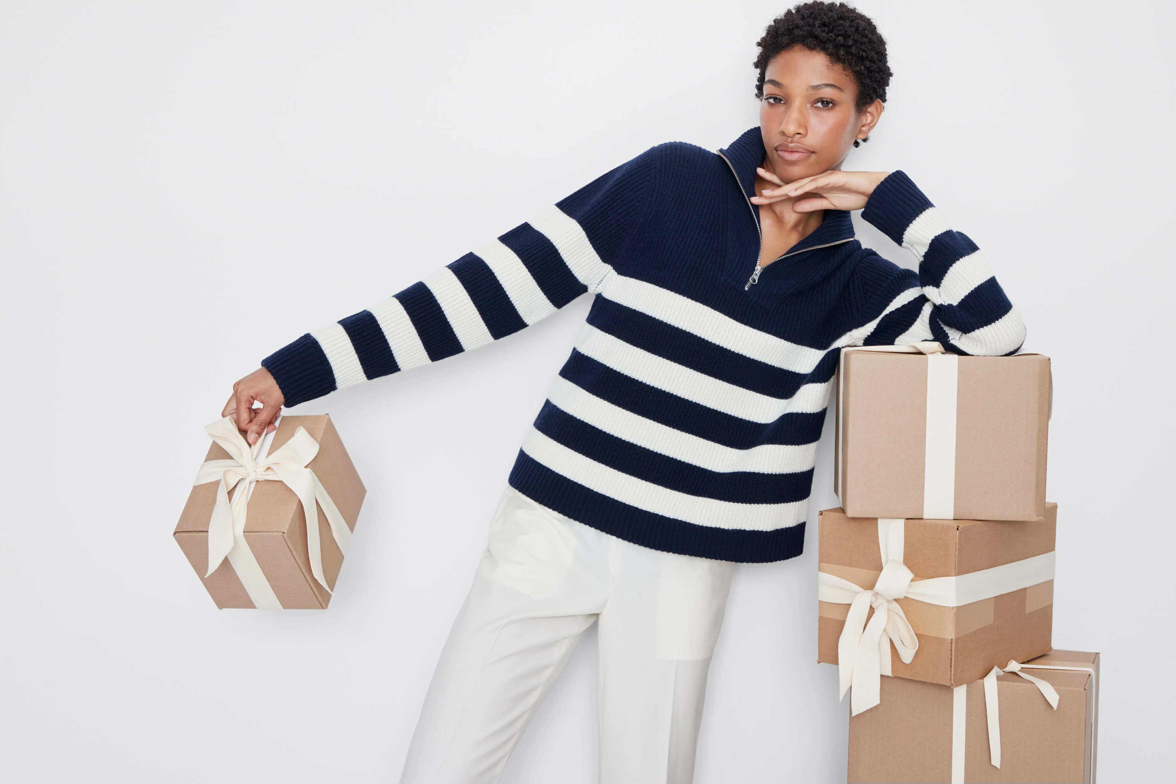 The Morgan - Navy/Cream sold by Kule product image thumbnail 3