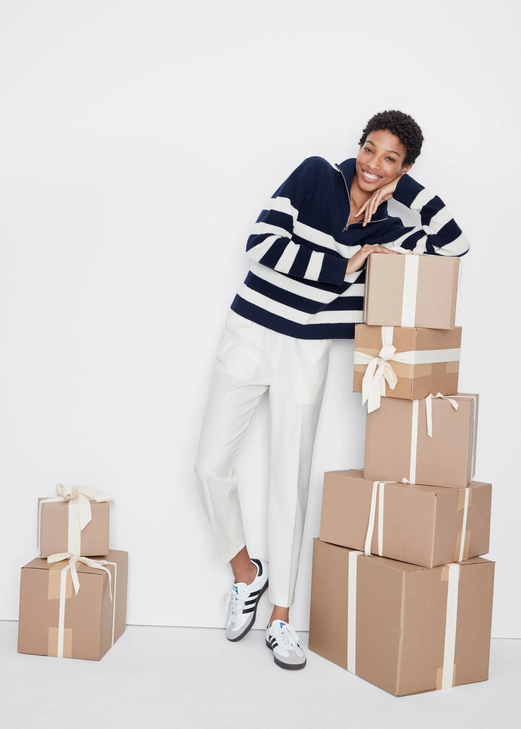 The Morgan - Navy/Cream sold by Kule product image thumbnail 2