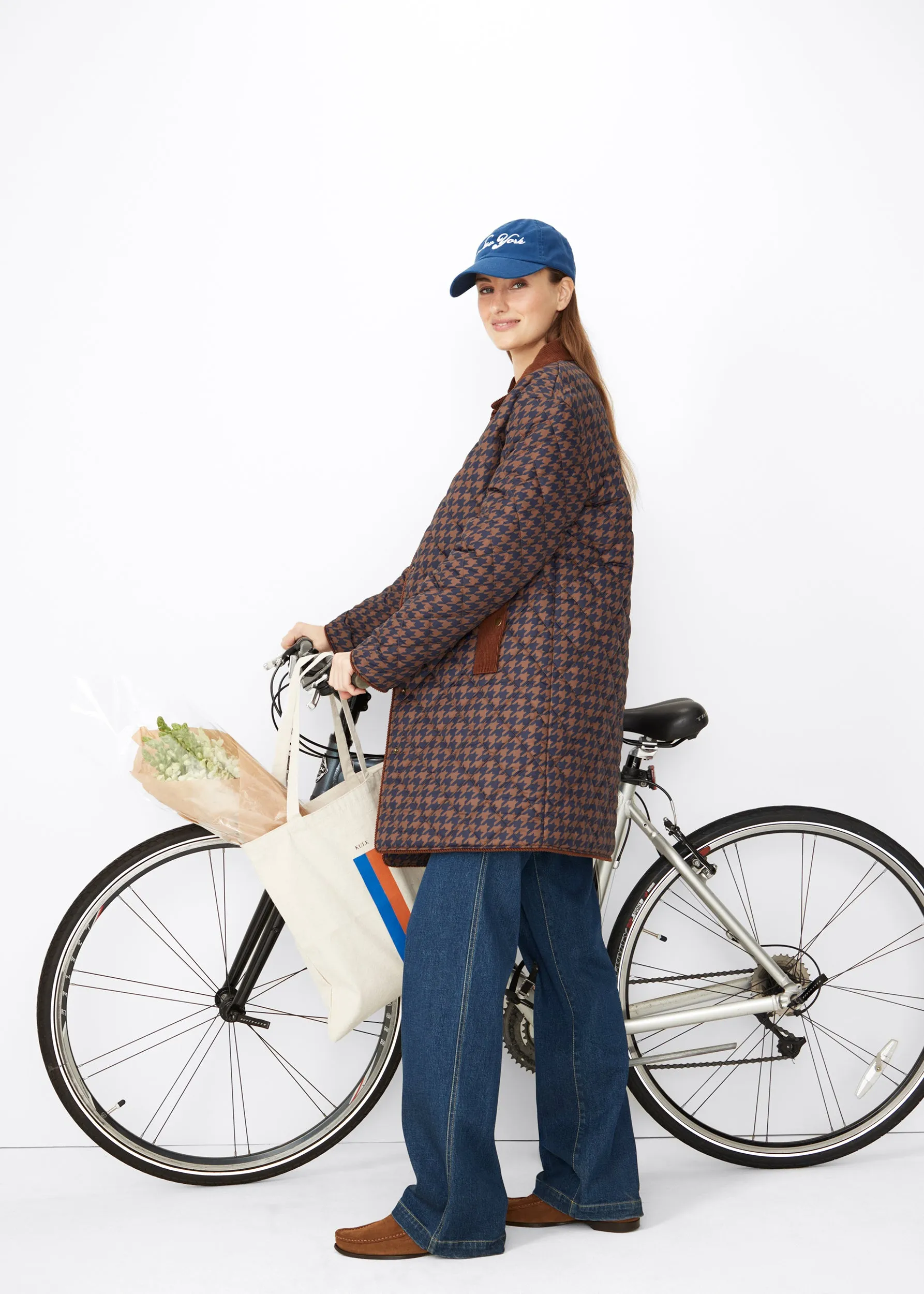 The Georgie - Walnut/Navy sold by Kule product image thumbnail 3
