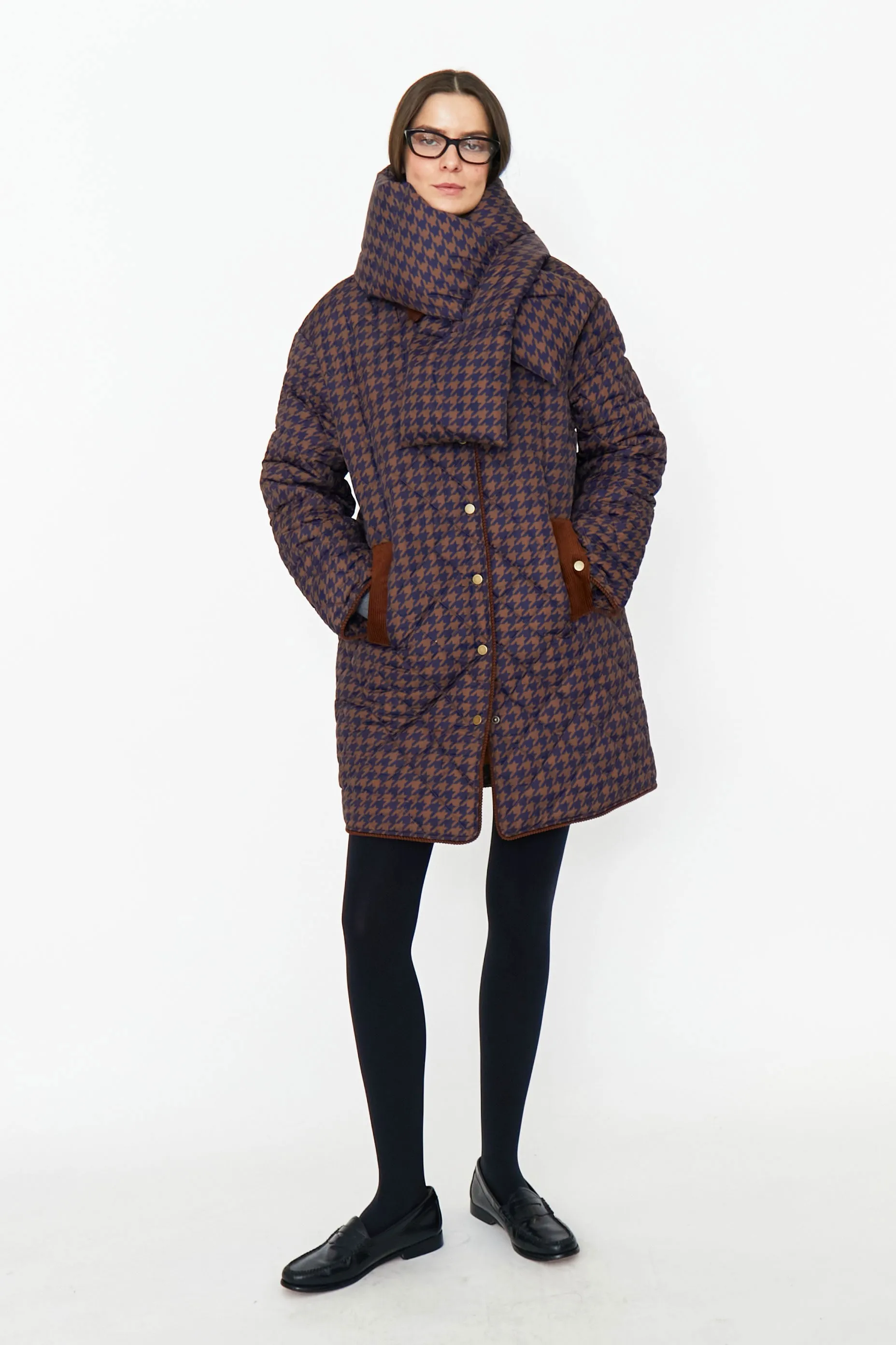 The Georgie - Walnut/Navy sold by Kule product image thumbnail 4