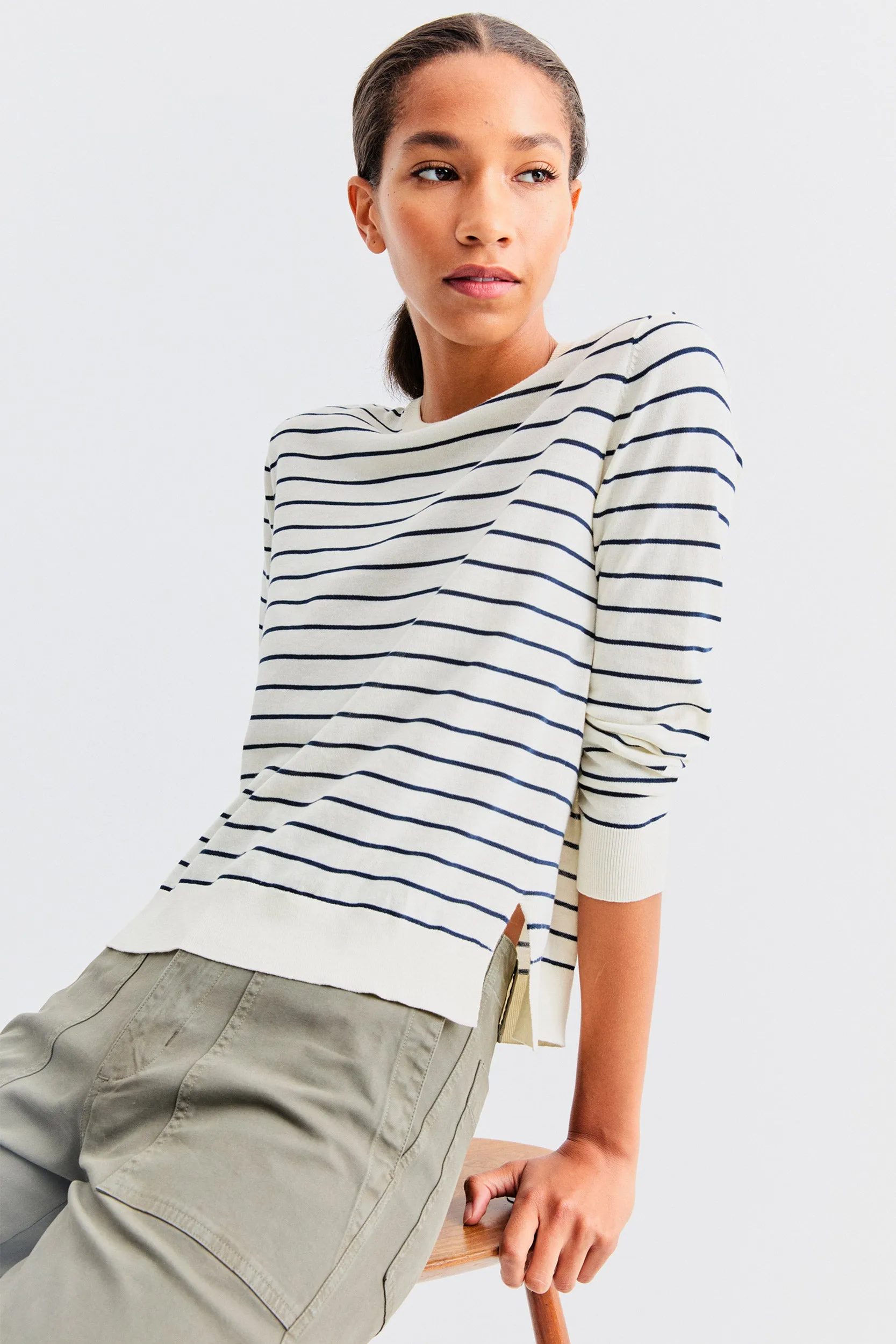 The Larsen - Cream/Navy sold by Kule product image thumbnail 3