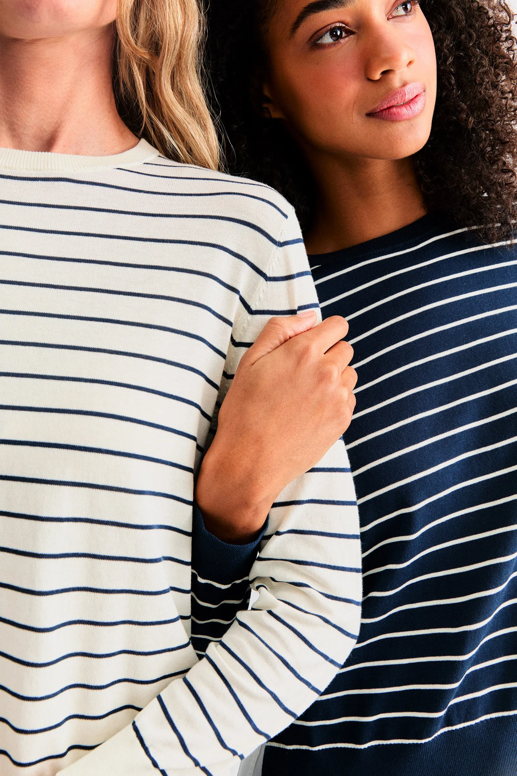 The Larsen - Cream/Navy sold by Kule product image thumbnail 4