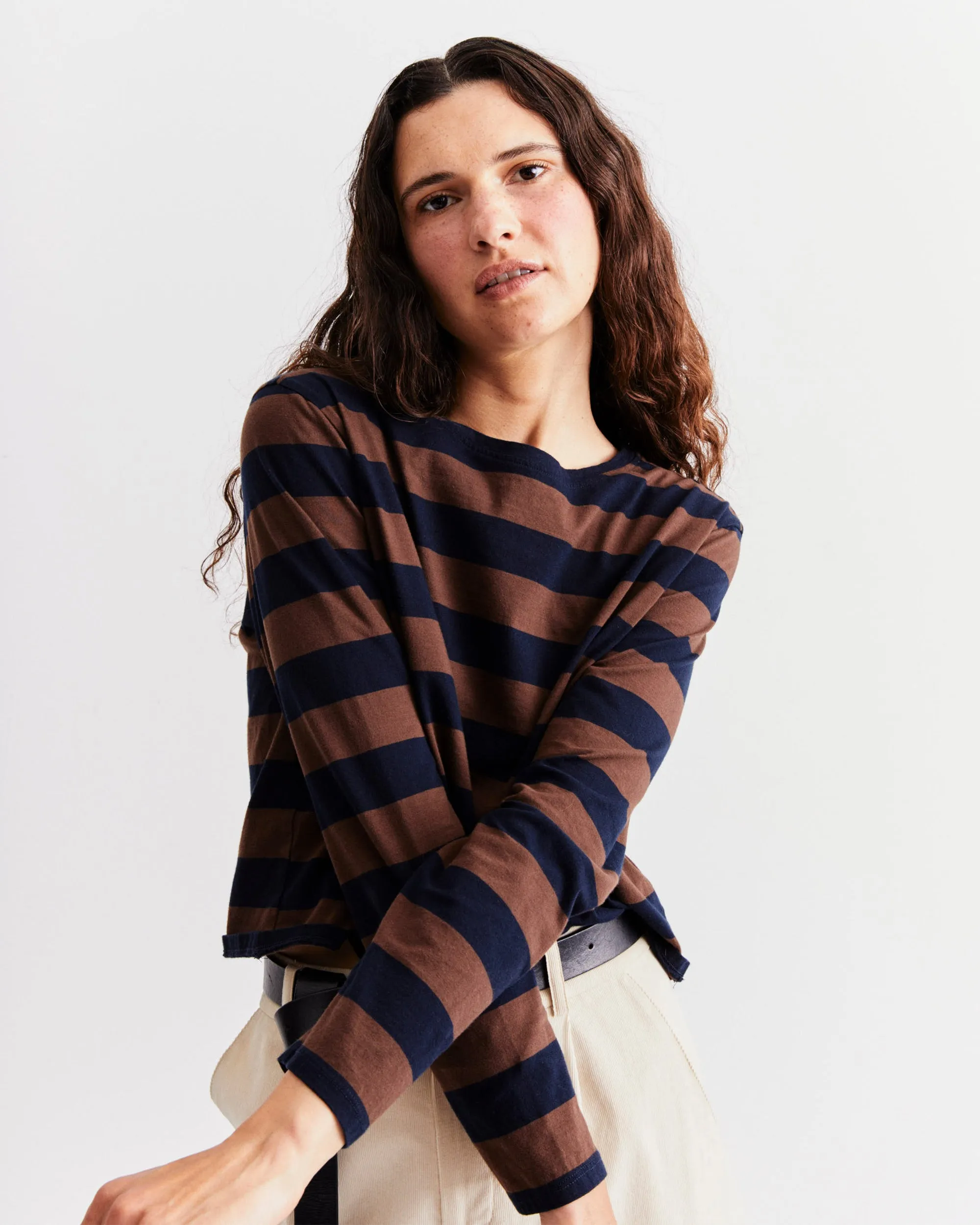 The Venice - Coffee/Navy sold by Kule product image thumbnail 3