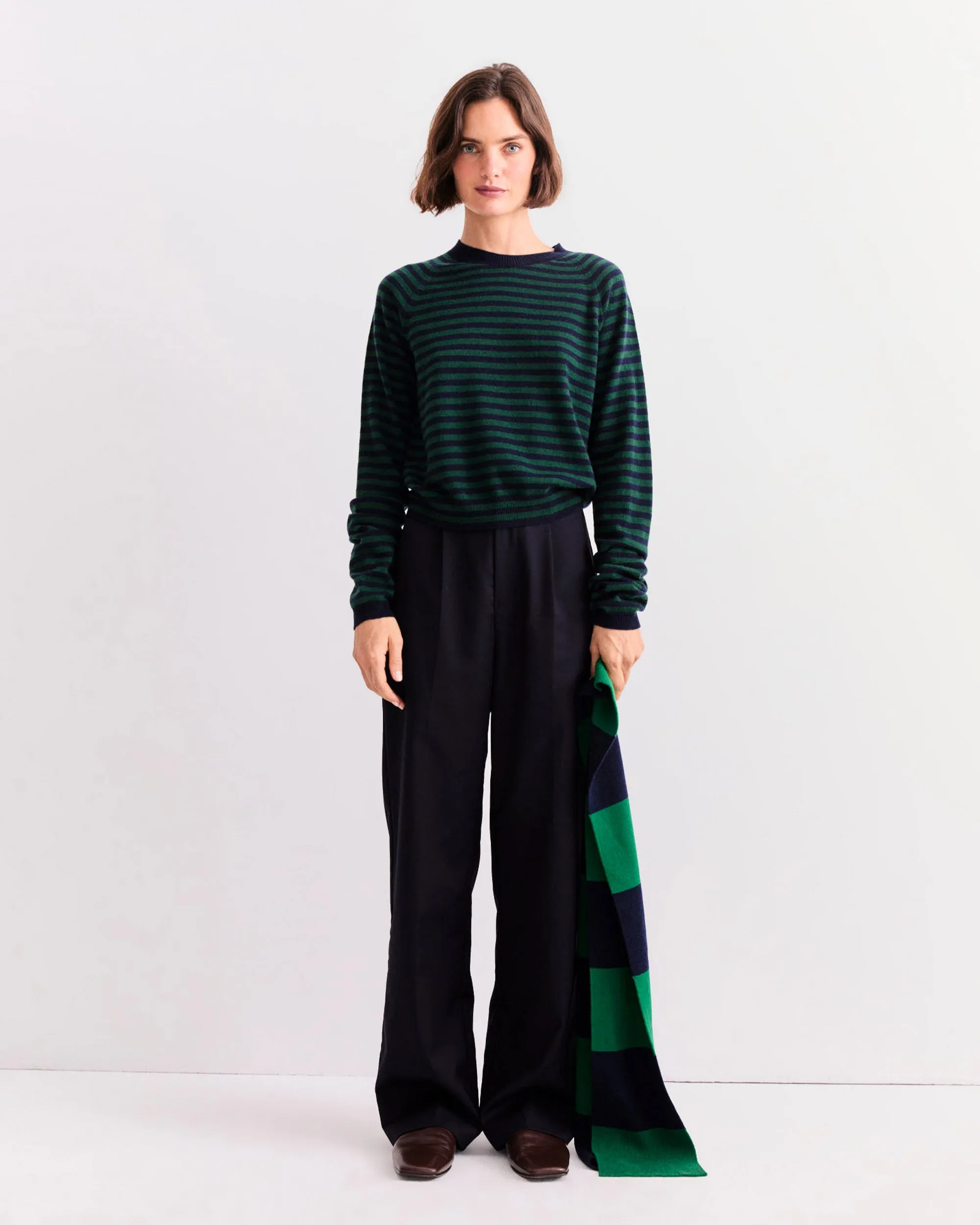 The Sydney - Navy/Green sold by Kule product image thumbnail 2