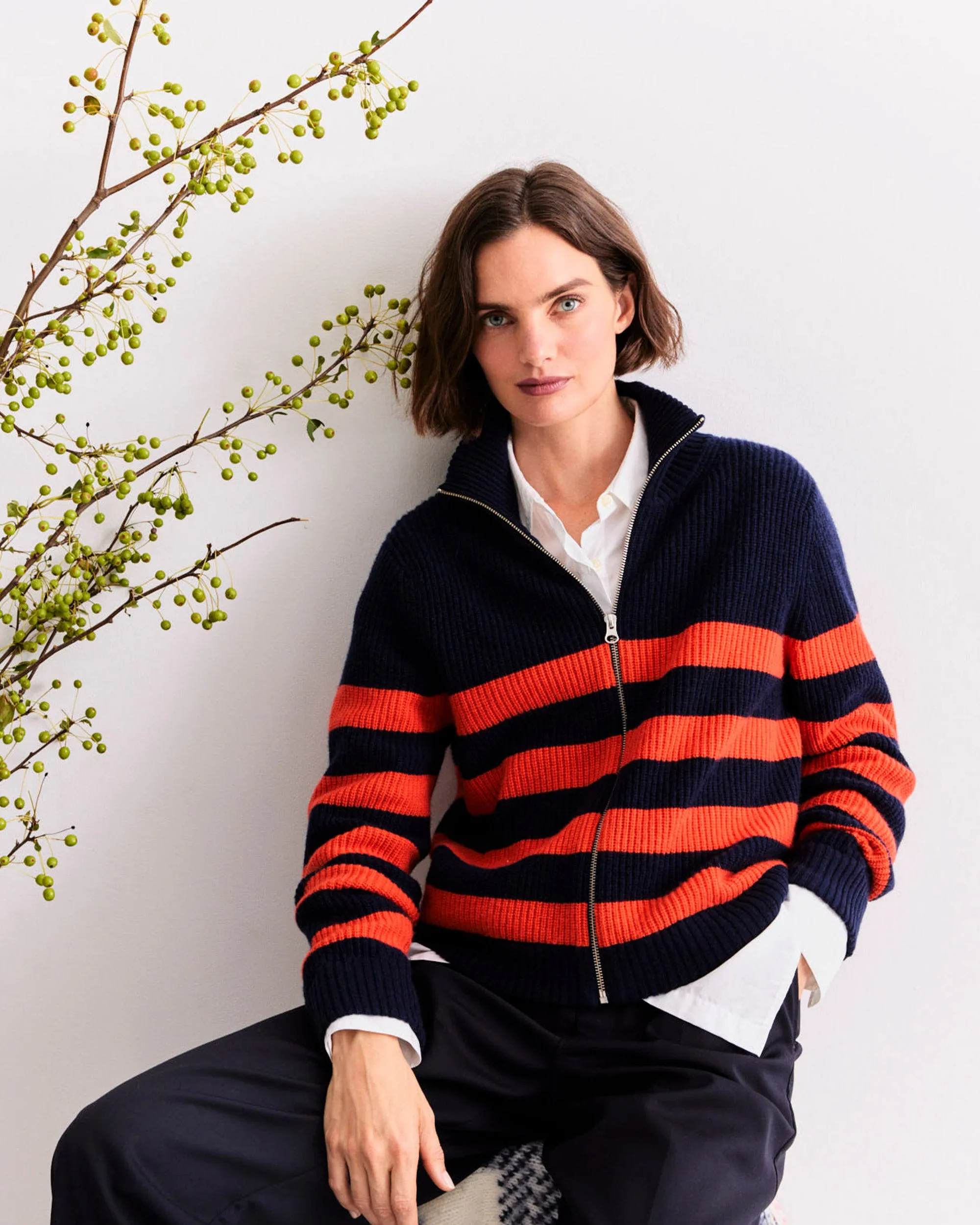 The Bruce - Navy/Poppy sold by Kule product image thumbnail 3