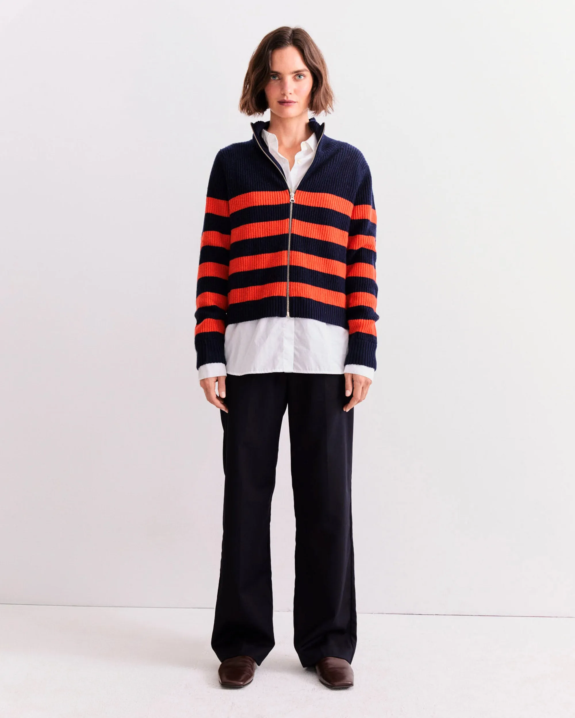 The Bruce - Navy/Poppy sold by Kule product image thumbnail 2