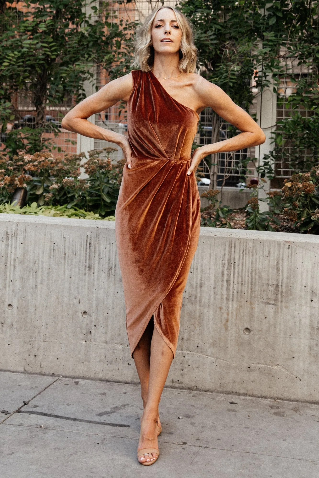 Kourtney Velvet One Shoulder Midi Dress | Spice sold by Baltic Born product image thumbnail 3