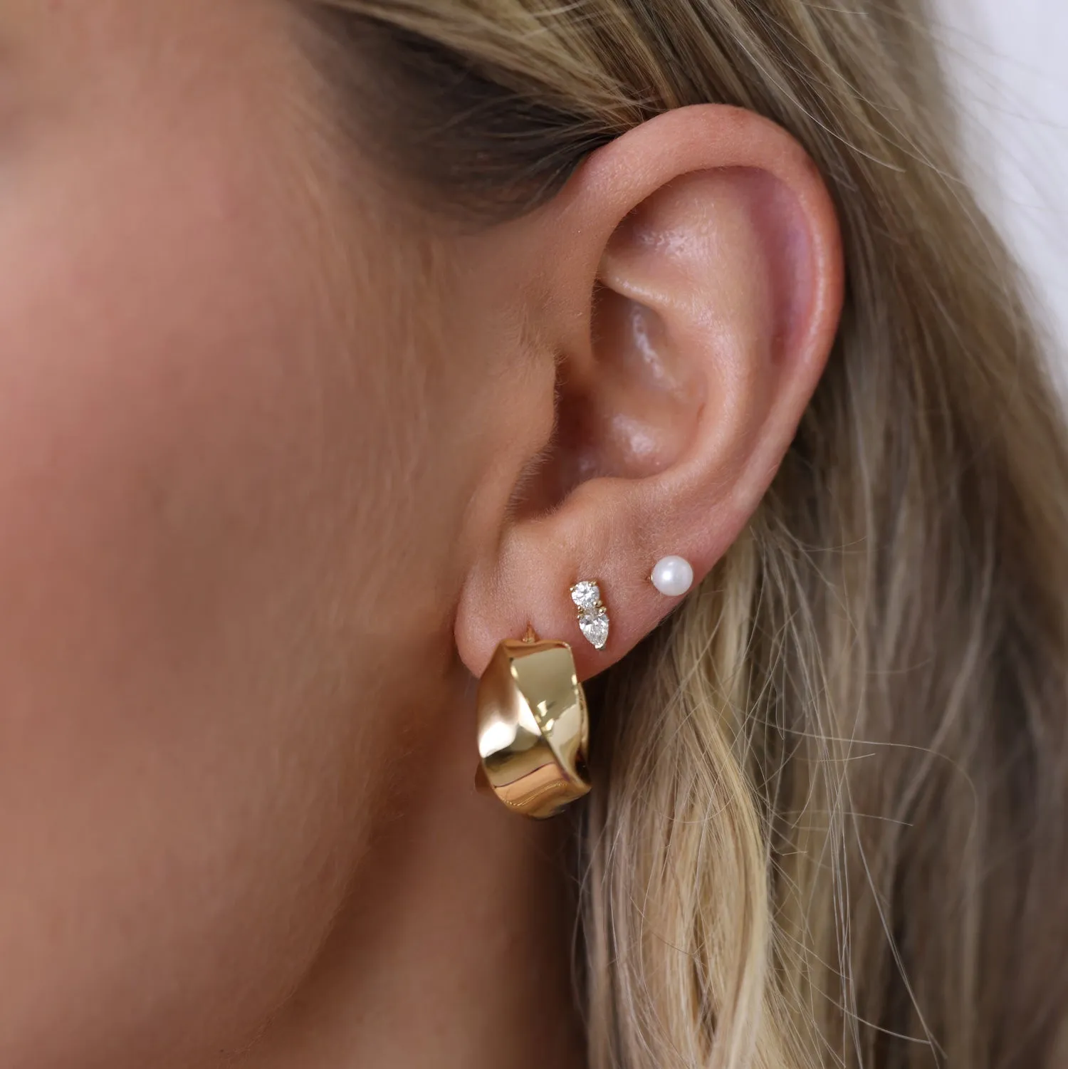 Thick Twist Hoop Earrings sold by Baby Gold product image thumbnail 3