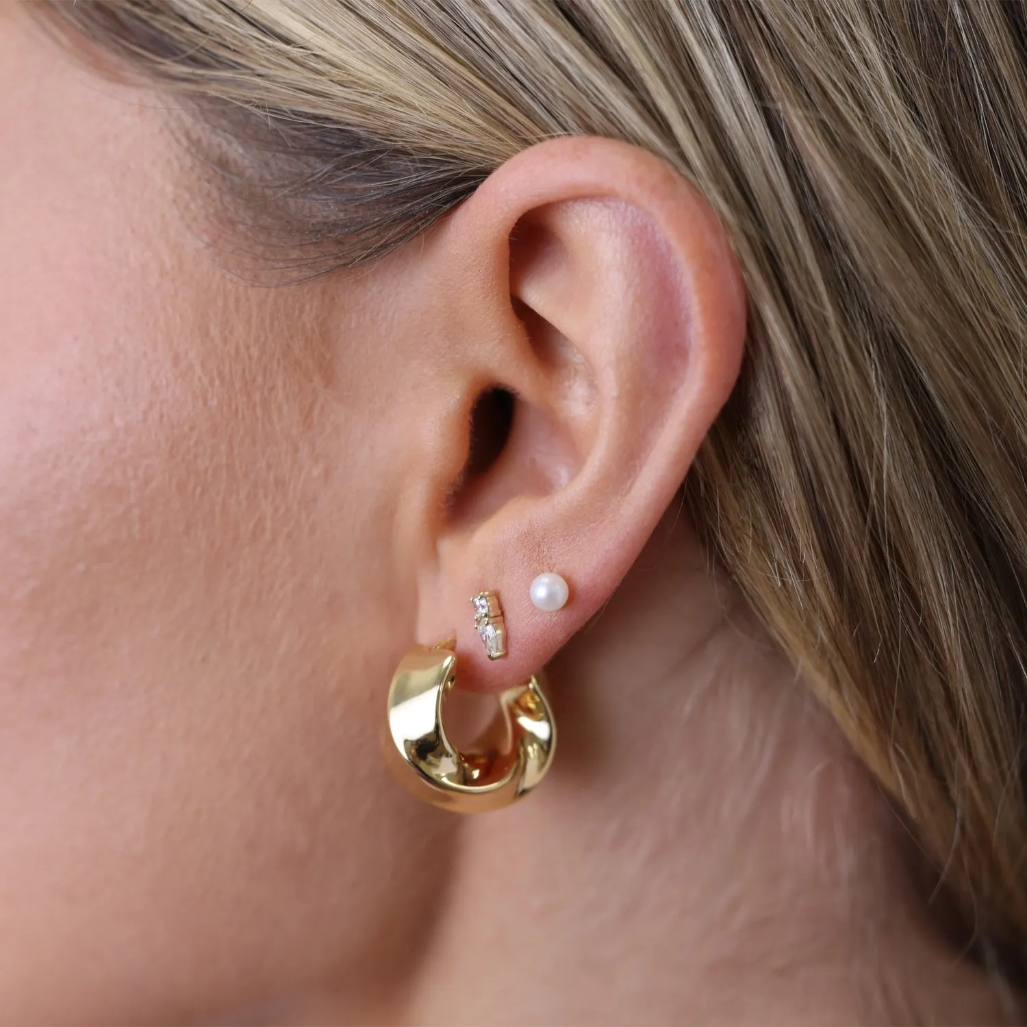 Thick Twist Hoop Earrings sold by Baby Gold product image thumbnail 2